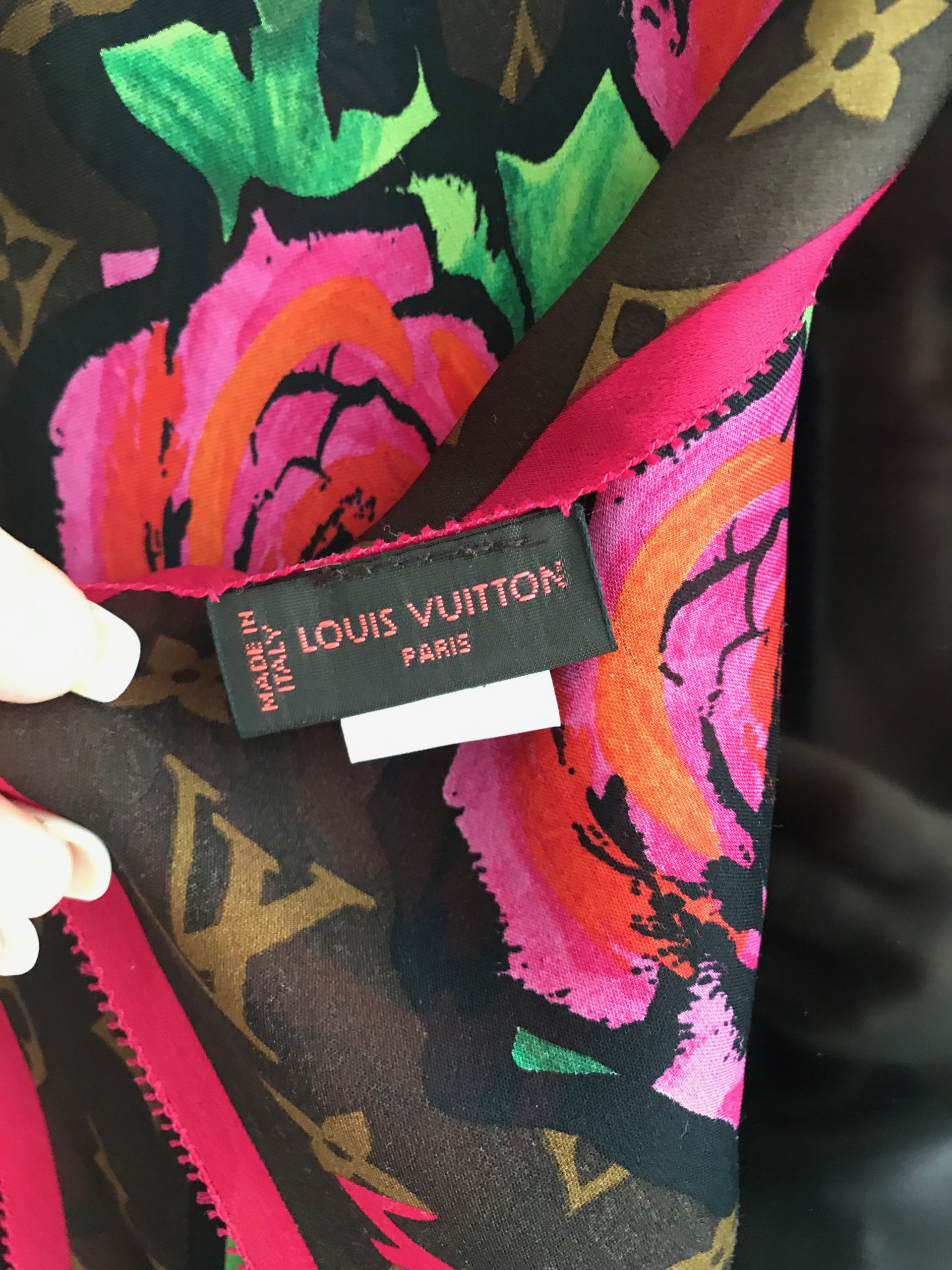 Louis Vuitton Silk Lucky Monogram Rose Pop Scarf (SHF-ml8nmP) – LuxeDH