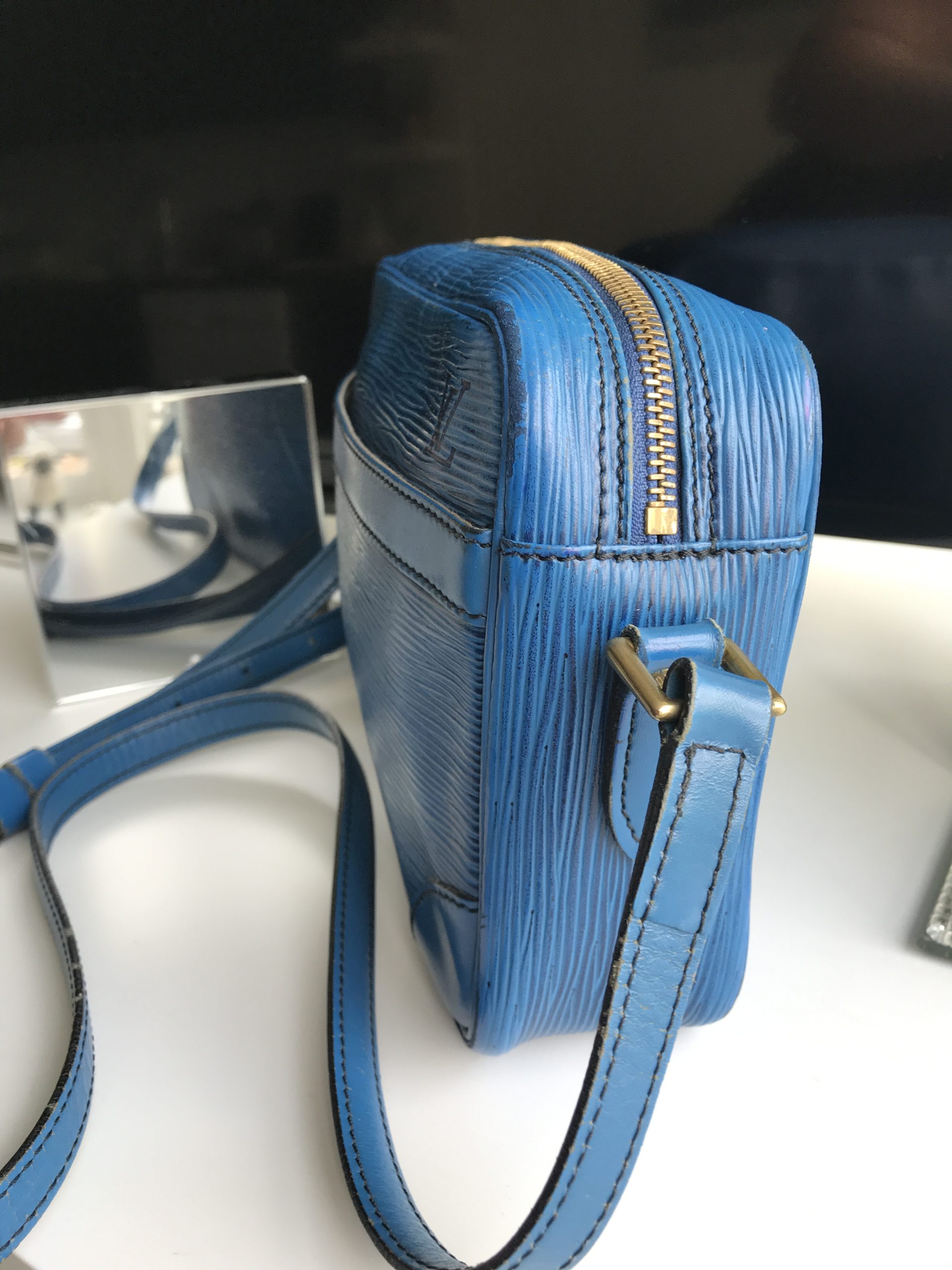 Louis Vuitton Trocadero Epi 867247 Blue Leather Cross Body Bag For