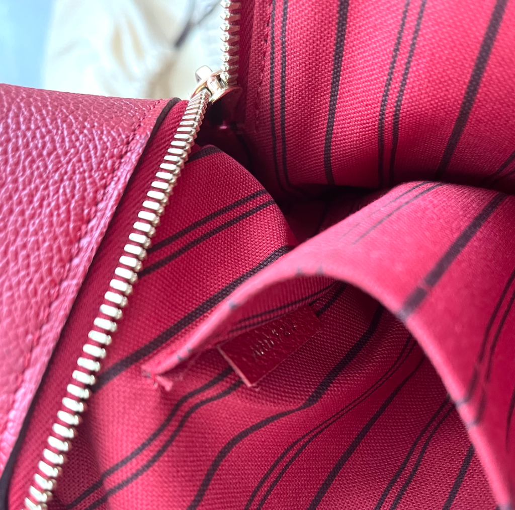 Red Empriente Marais MM Handbag