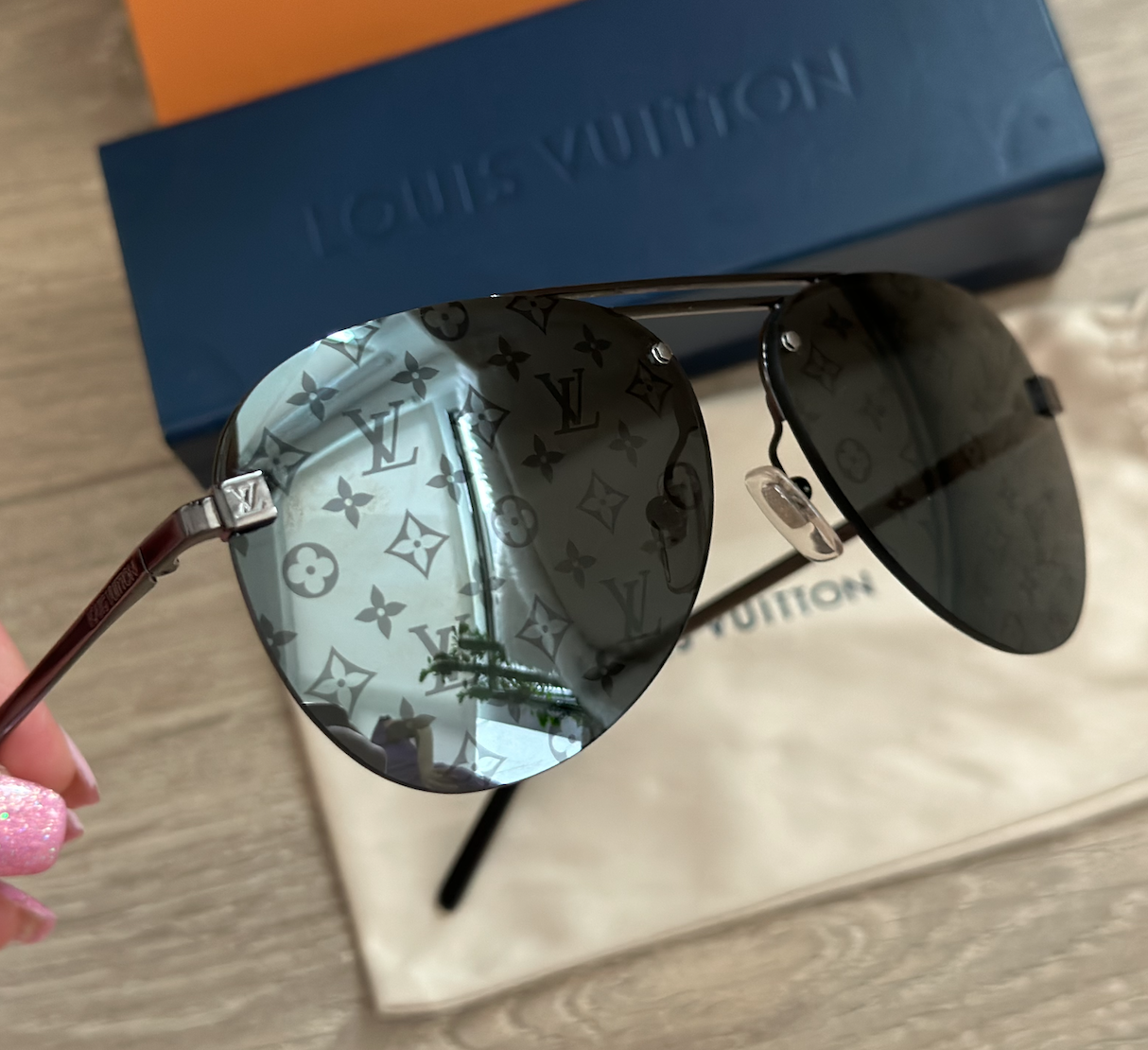 Louis Vuitton black Clockwise sunglasses – Loop Generation