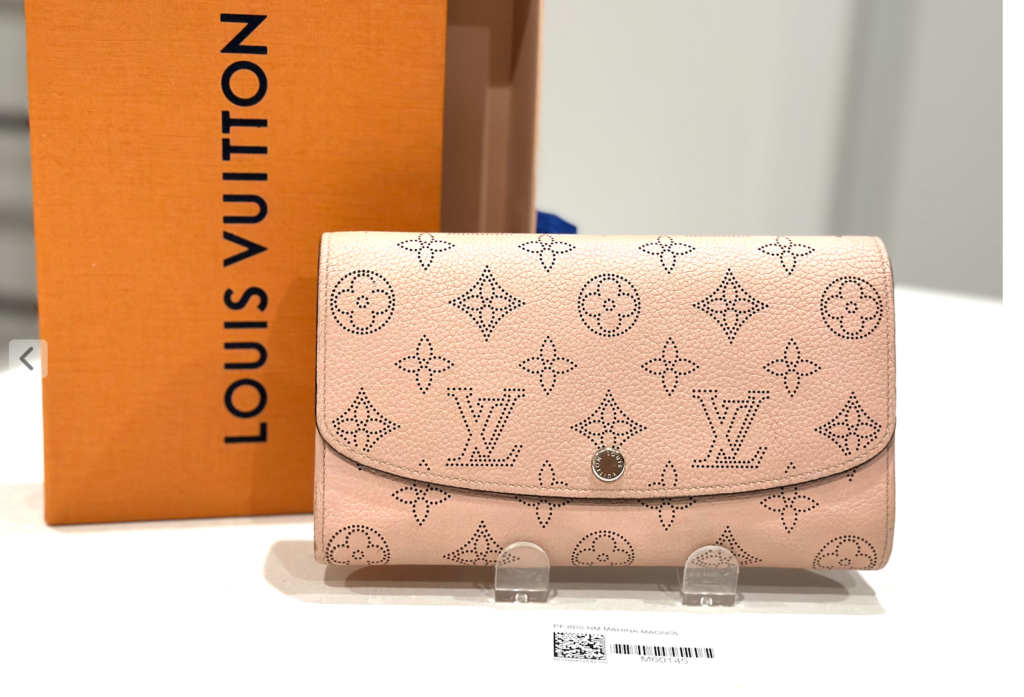 Louis Vuitton Monogram Mahina Leather Iris Clutch - Wallet/Magnolia - Ballerine