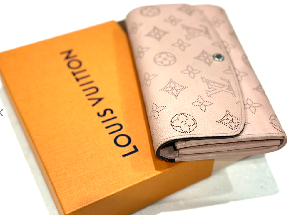 Louis Vuitton Monogram Mahina Leather Iris Clutch - Wallet/Magnolia - Ballerine