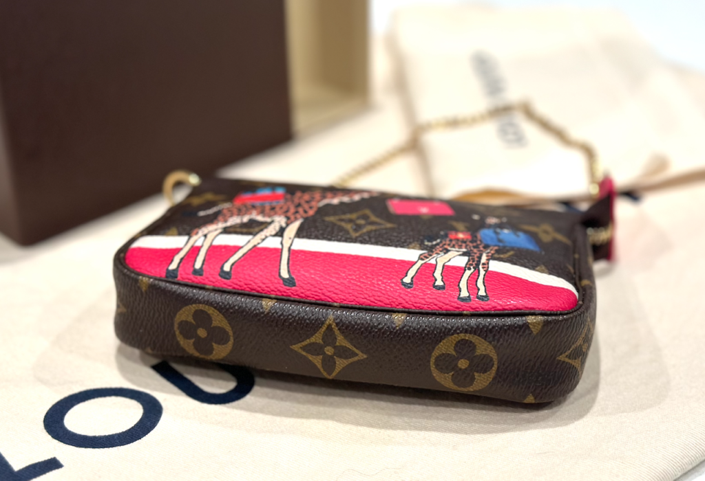 Monogram Christmas Animation 2017 Limited Editions Giraffe Mini Pochette