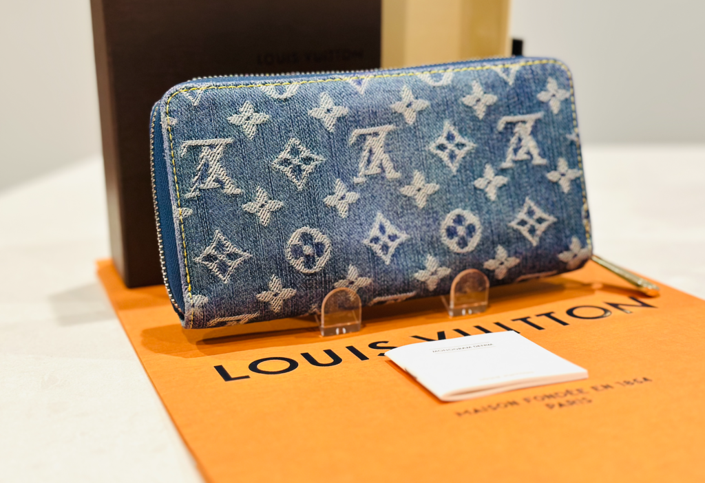 Louis Vuitton Monogram Blue Denim Zip Around Wallet - Clutch