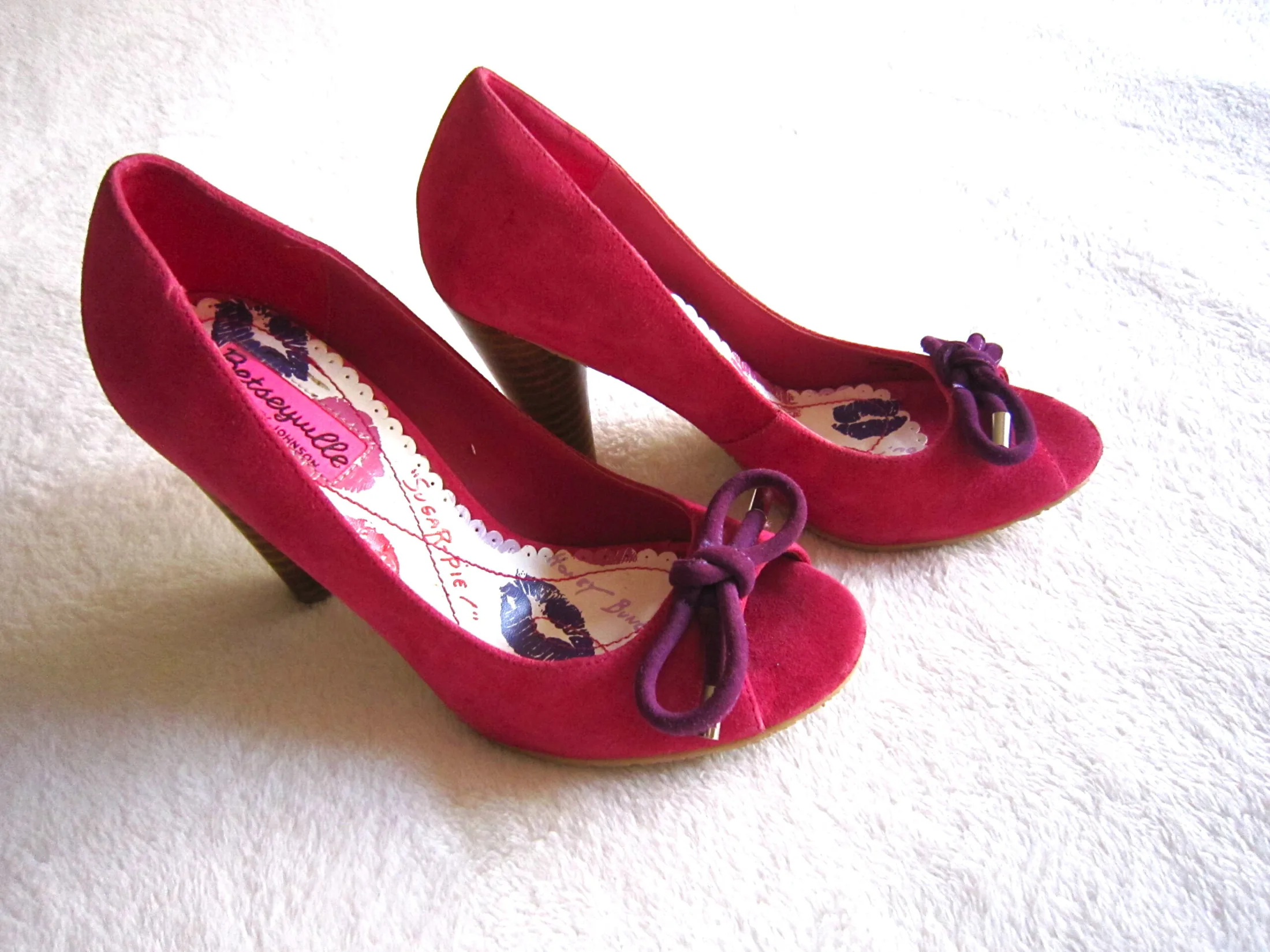 Betsey Johnson Hot Pink Suede Heels / Size 5.5
