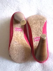 Betsey Johnson Hot Pink Suede Heels / Size 5.5 — image 4
