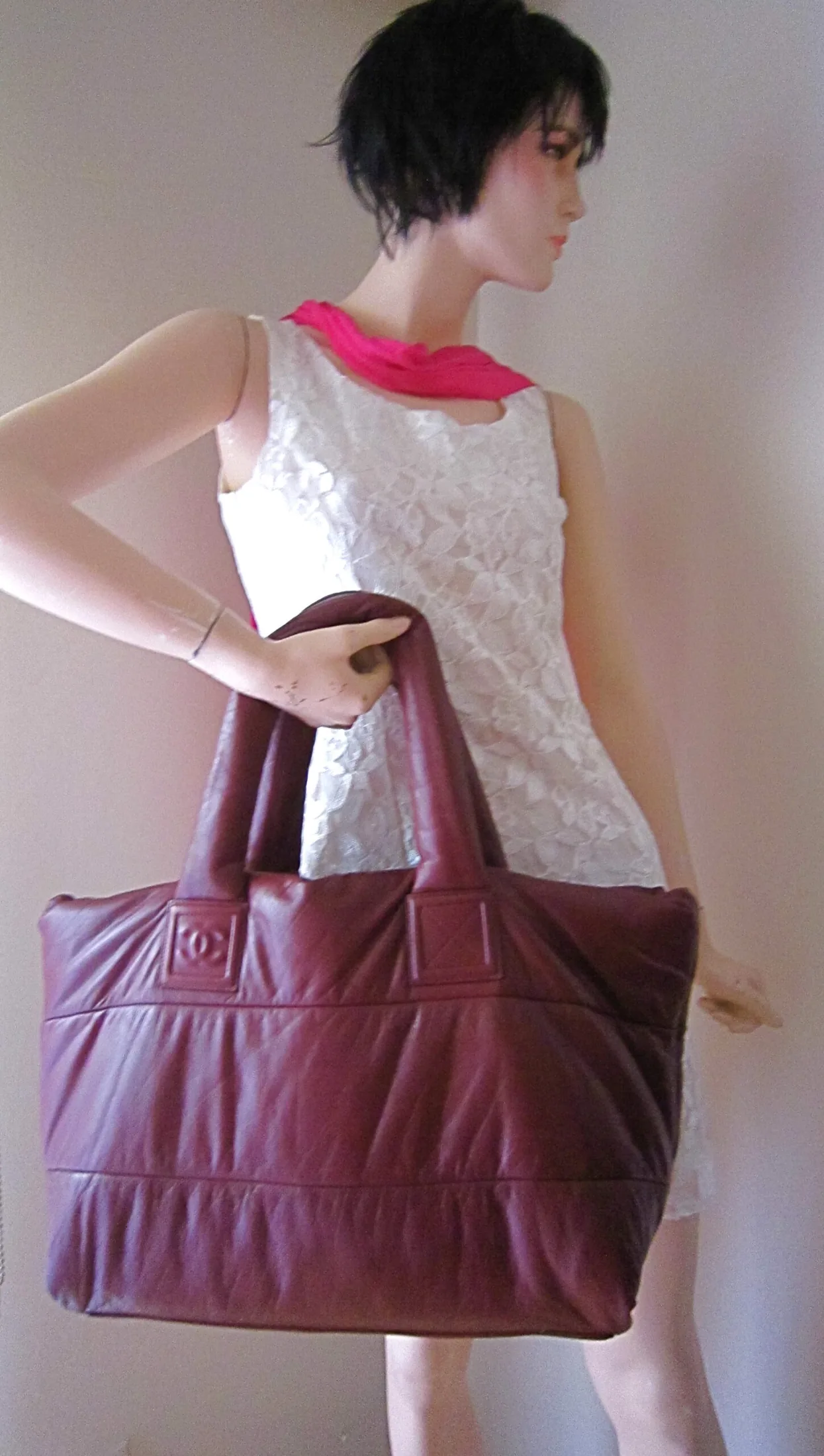Chanel Coco Cocoon Black/Burgundy Lambskin Leather Reversible Large Tote Bag — image 4