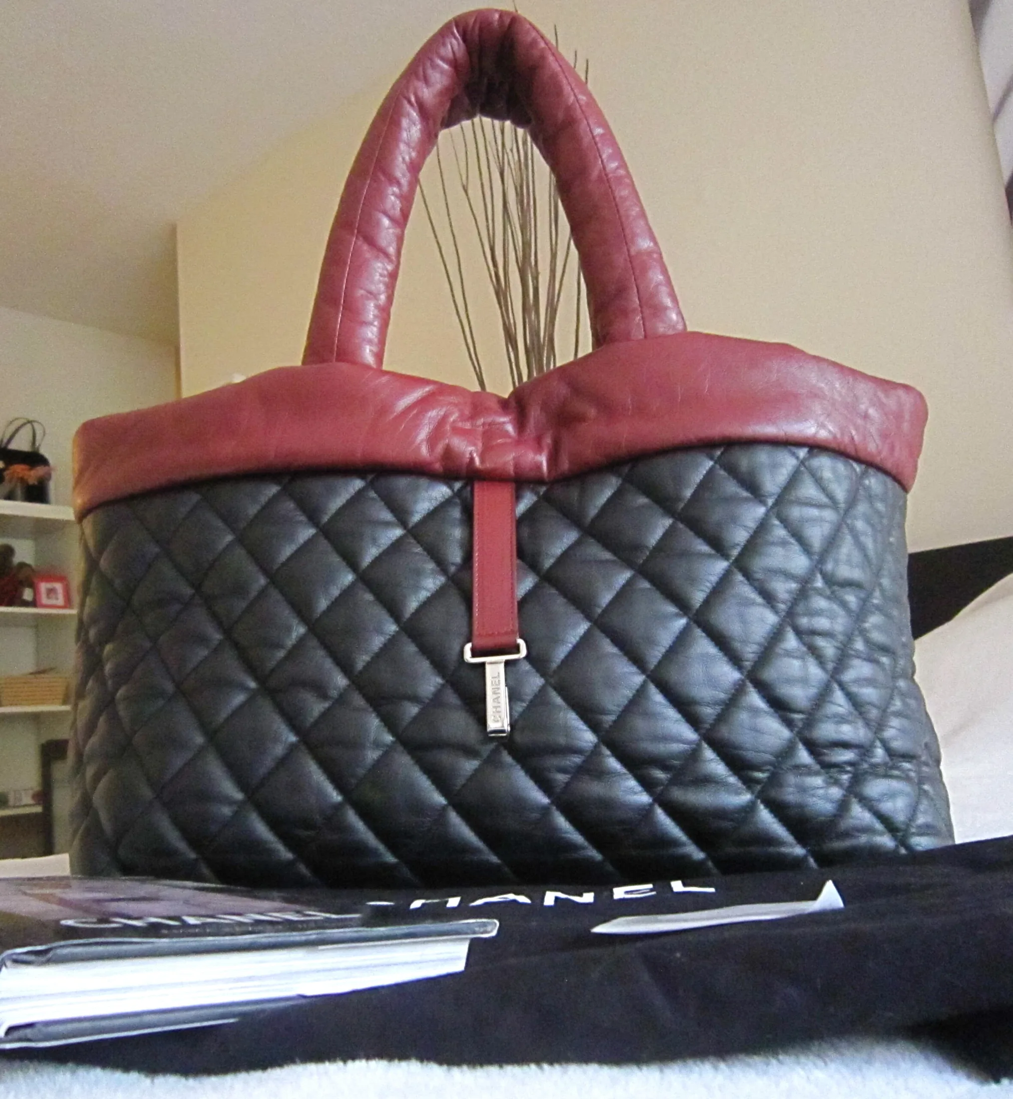 Chanel Coco Cocoon Burgundy/Black Lambskin Reversible Tote Bag — image 2