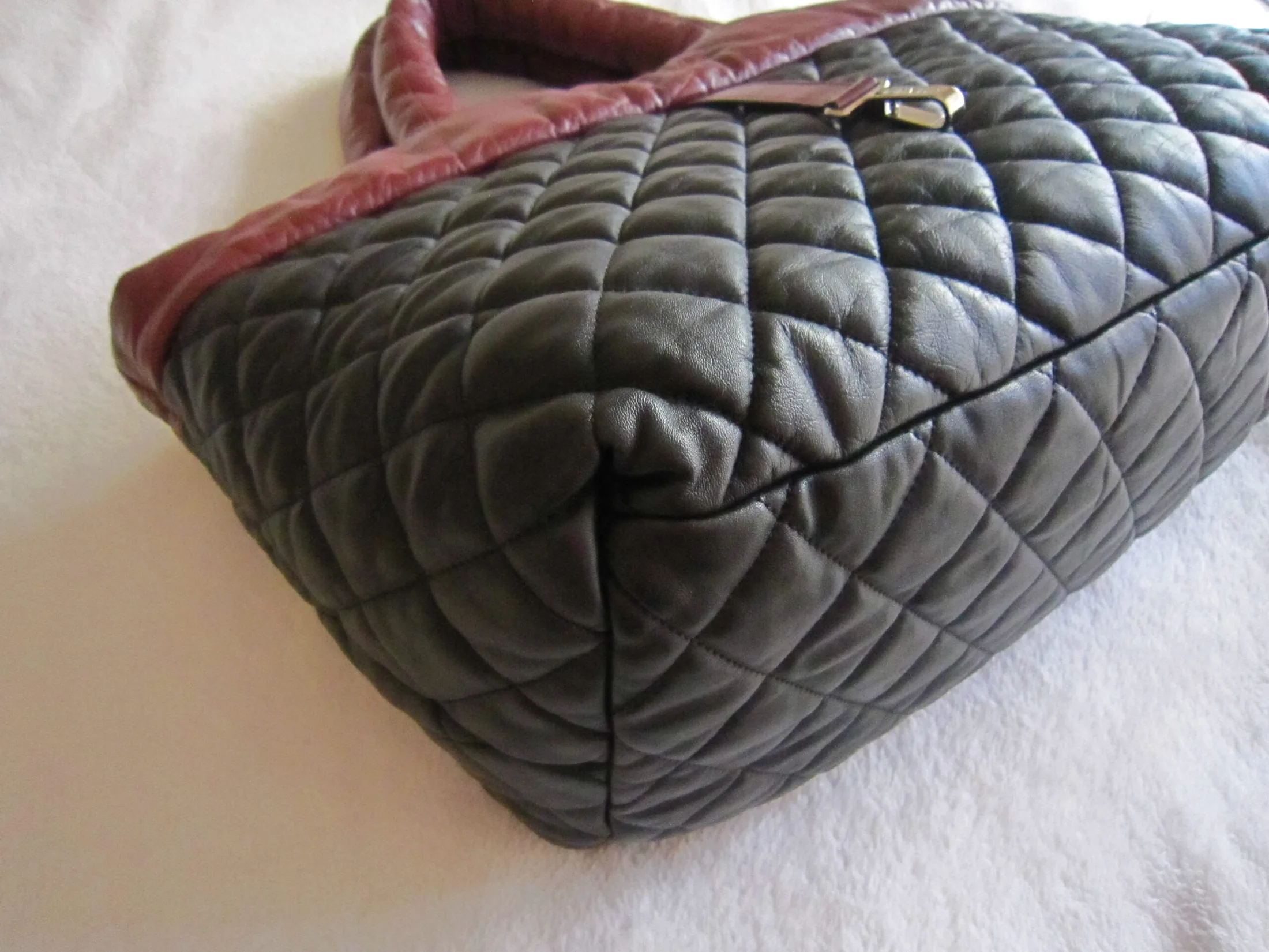 Chanel Coco Cocoon Burgundy/Black Lambskin Reversible Tote Bag — image 7