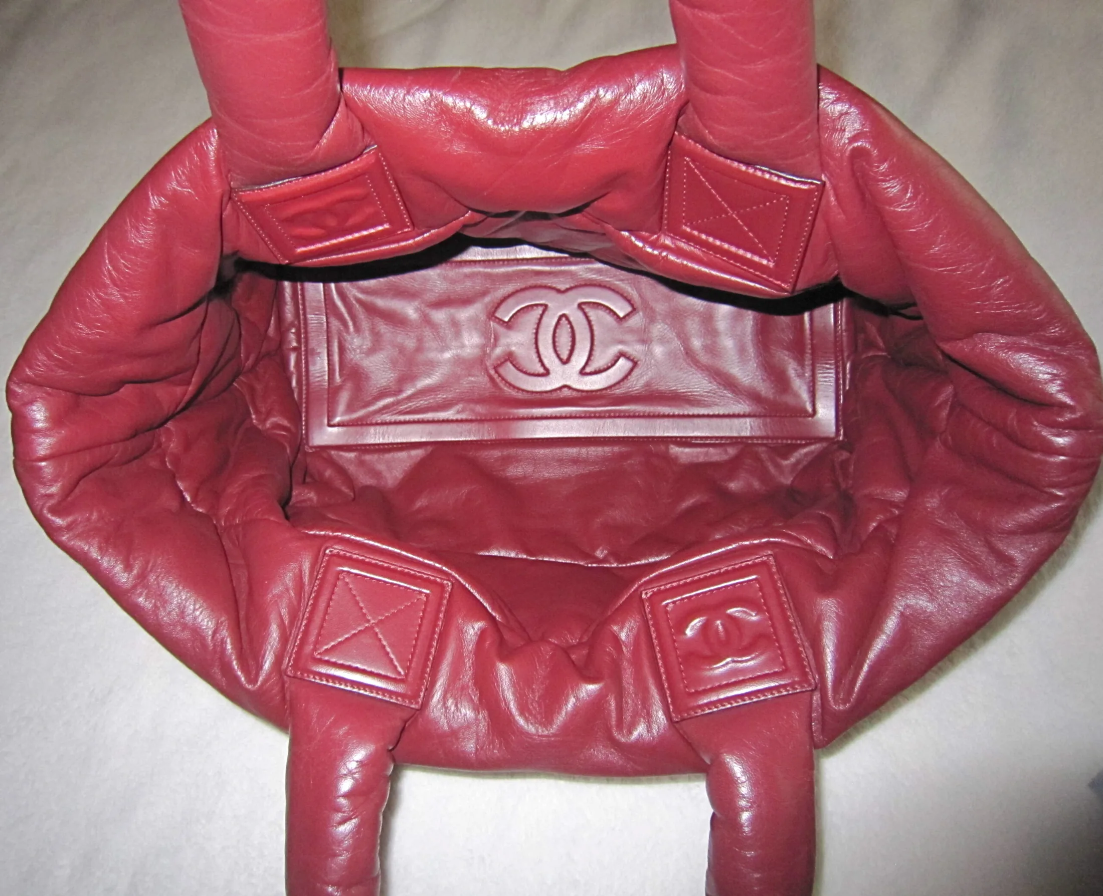 Chanel Coco Cocoon Burgundy/Black Lambskin Reversible Tote Bag — image 10