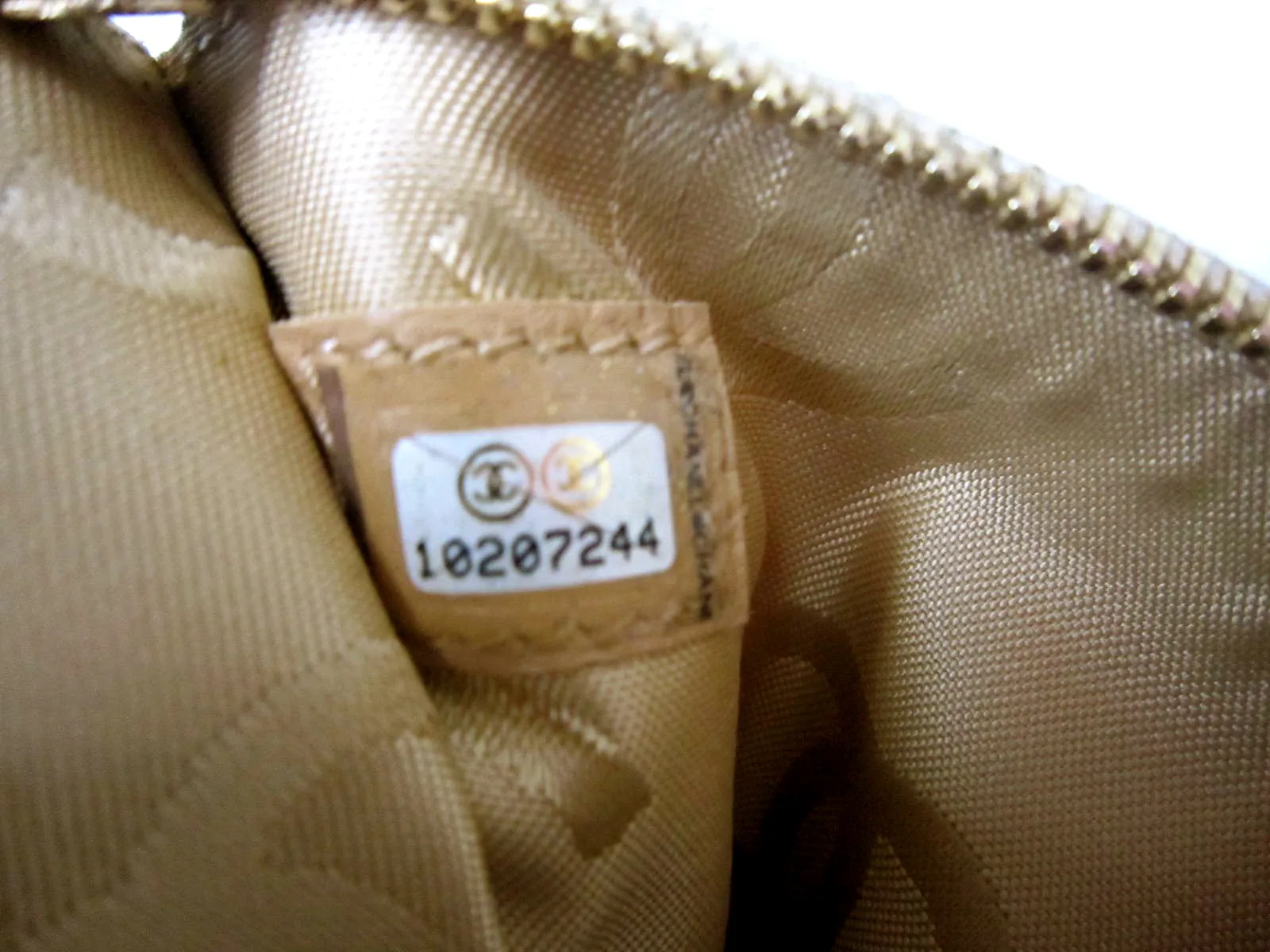 Chanel Rare Reversible Fur & Leather Shoulder Bag — image 7
