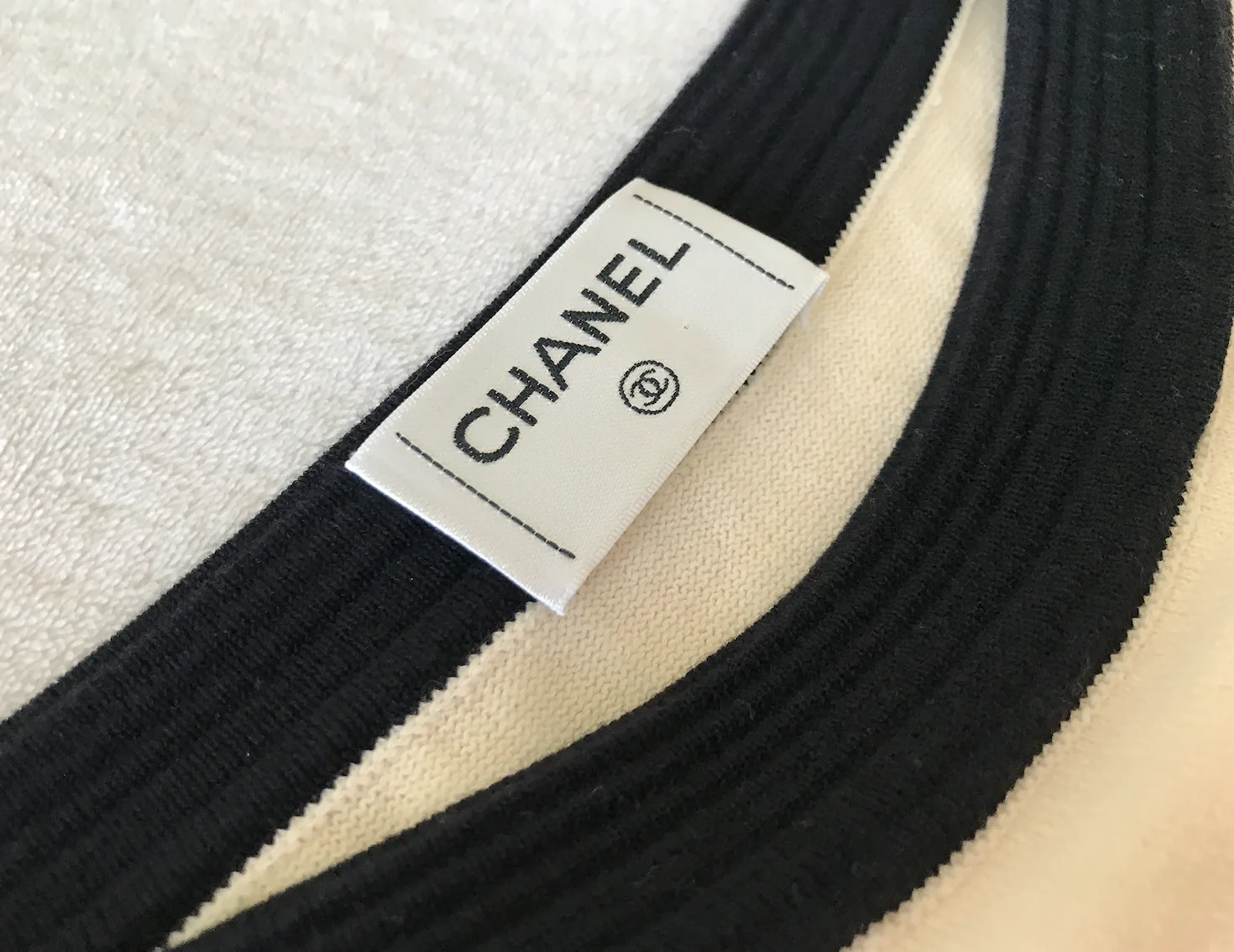 Chanel Striped Boat Neck Jumper w/Venetian Gondola Plate — image 10