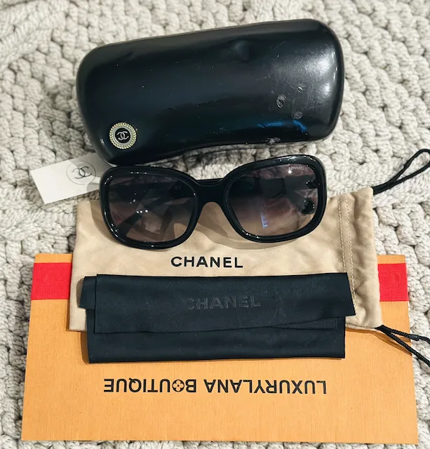 Chanel Black 5280-Q Bow Square Gradient Sunglasses — image 8