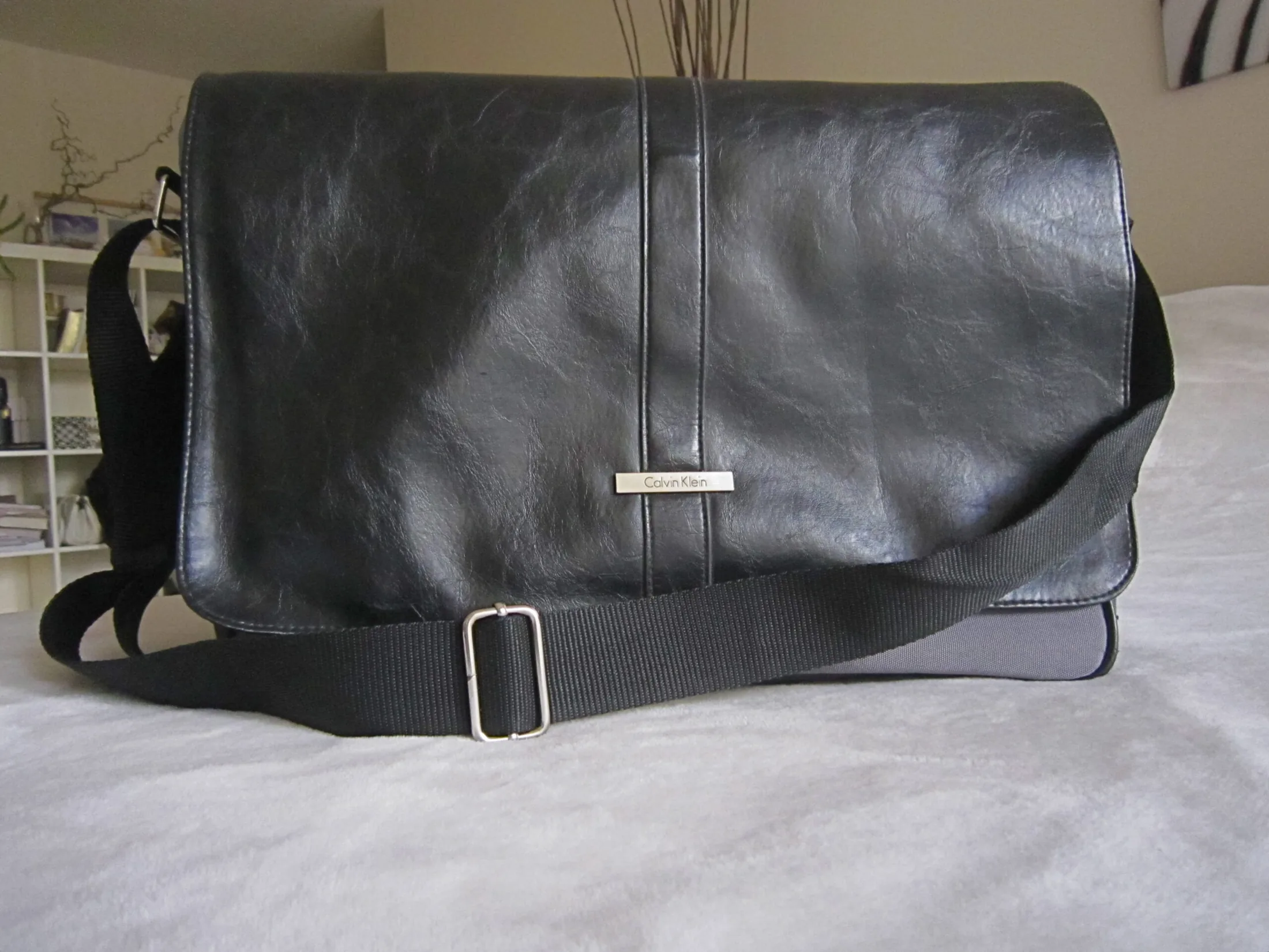 Calvin Klein Messenger Bag