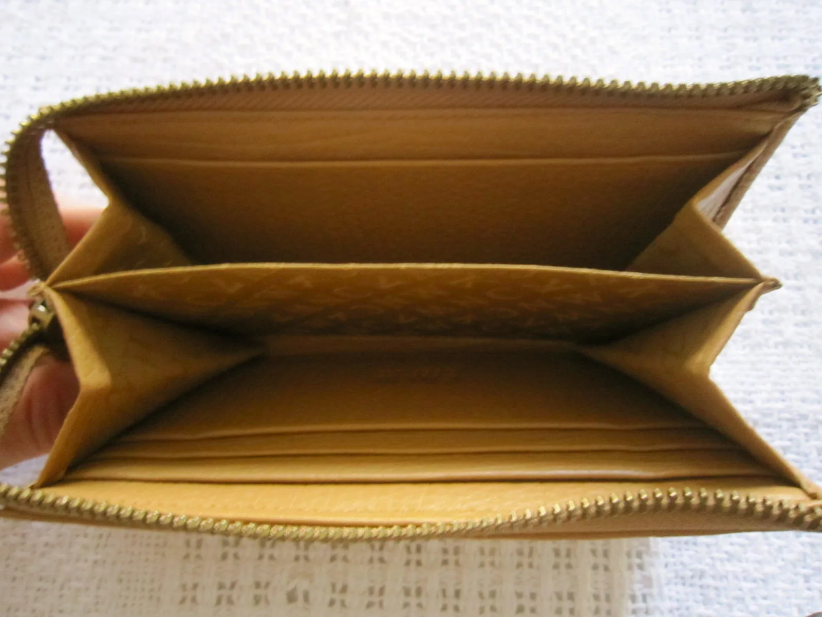 CNKW Yellow Wallet — image 4
