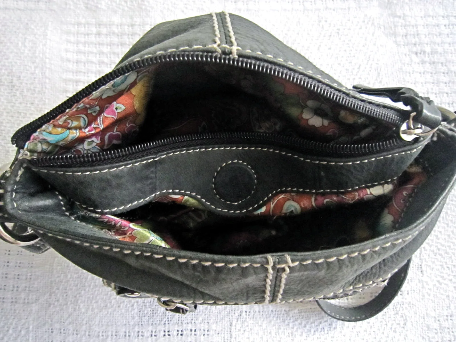 Danier Black Leather Crossbody Bag — image 6
