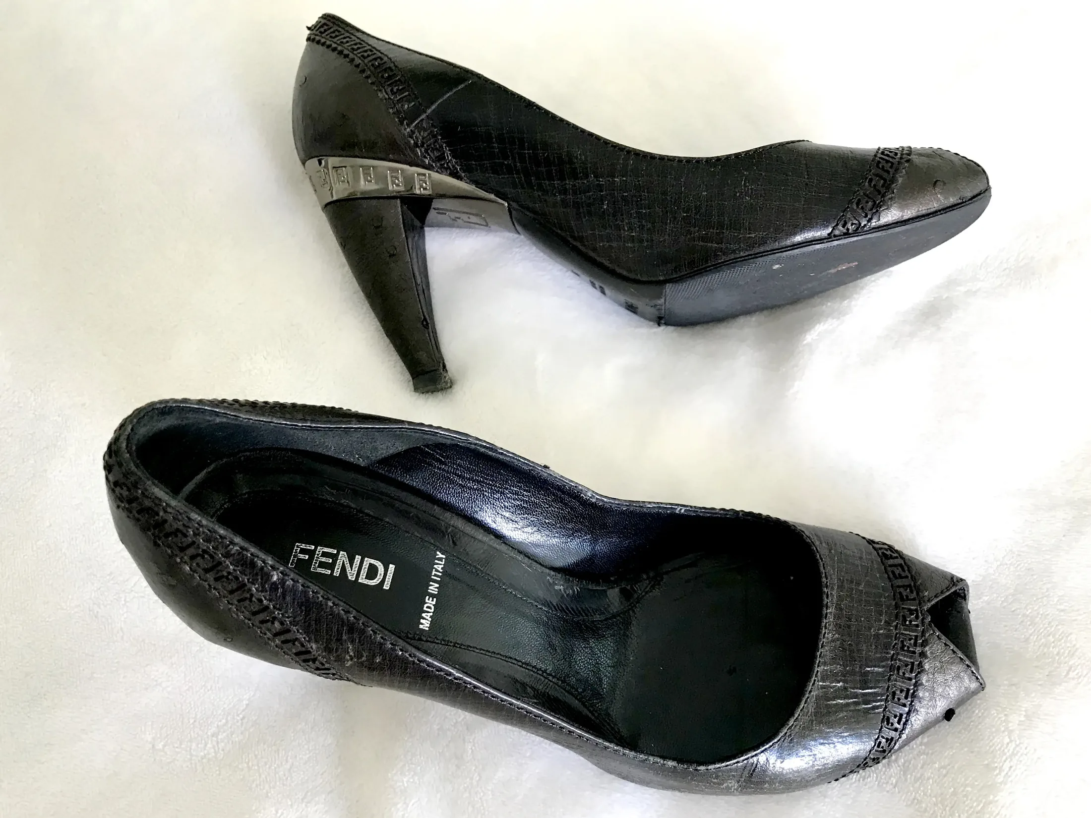 Exclusive Fendi Signature Peep Toe High Leather Heels — image 3