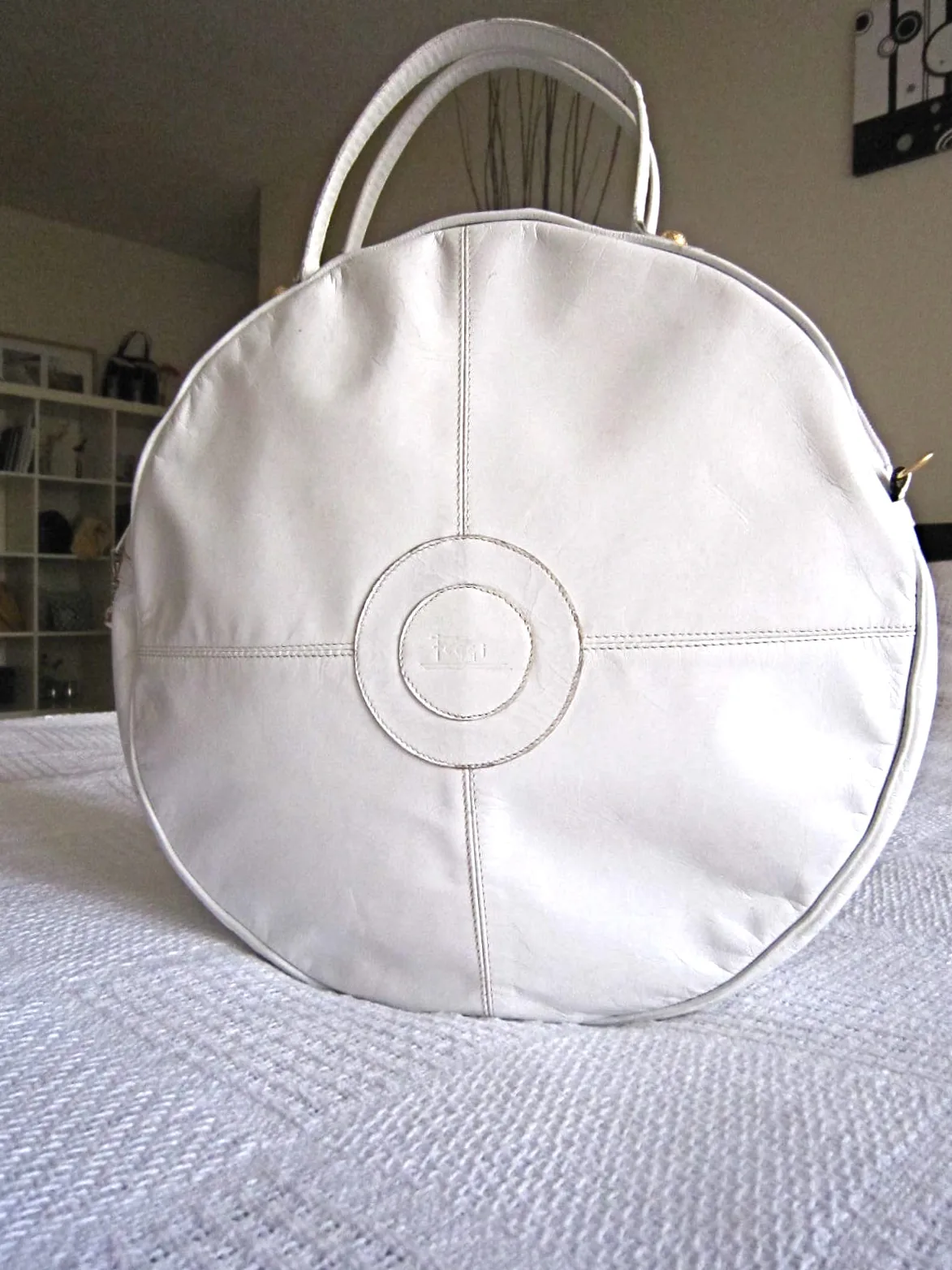 Feggi Vintage White Leather Bulls-Eye Handbag