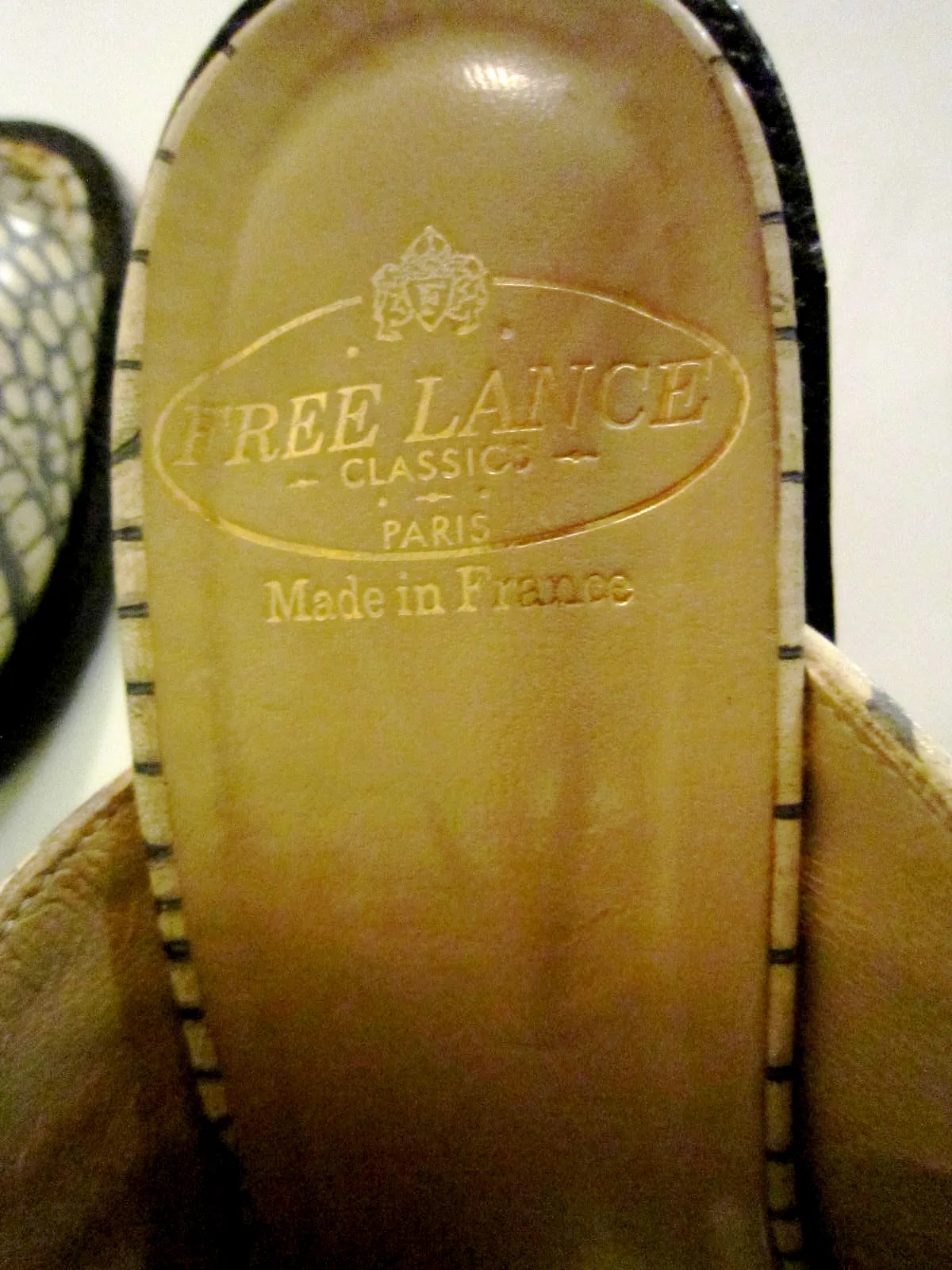FREE LANCE White/Blue Snakeskin Mules/Size 6.5 — image 4