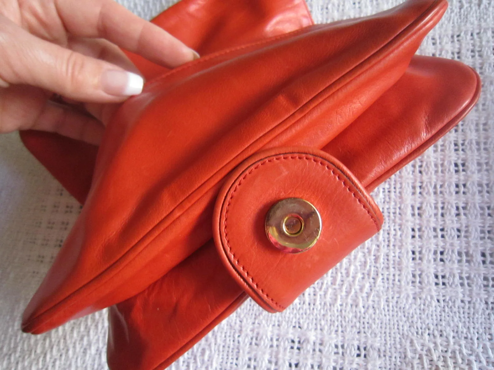 Gucci Red Hysteria Gathered Flap Clutch — image 6