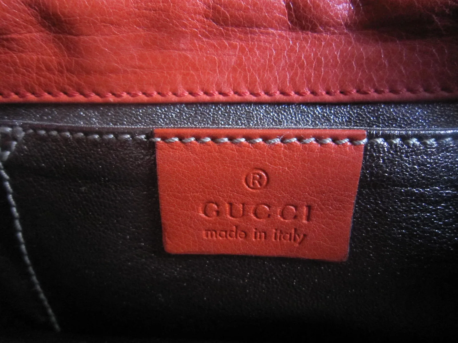 Gucci Red Hysteria Gathered Flap Clutch — image 10