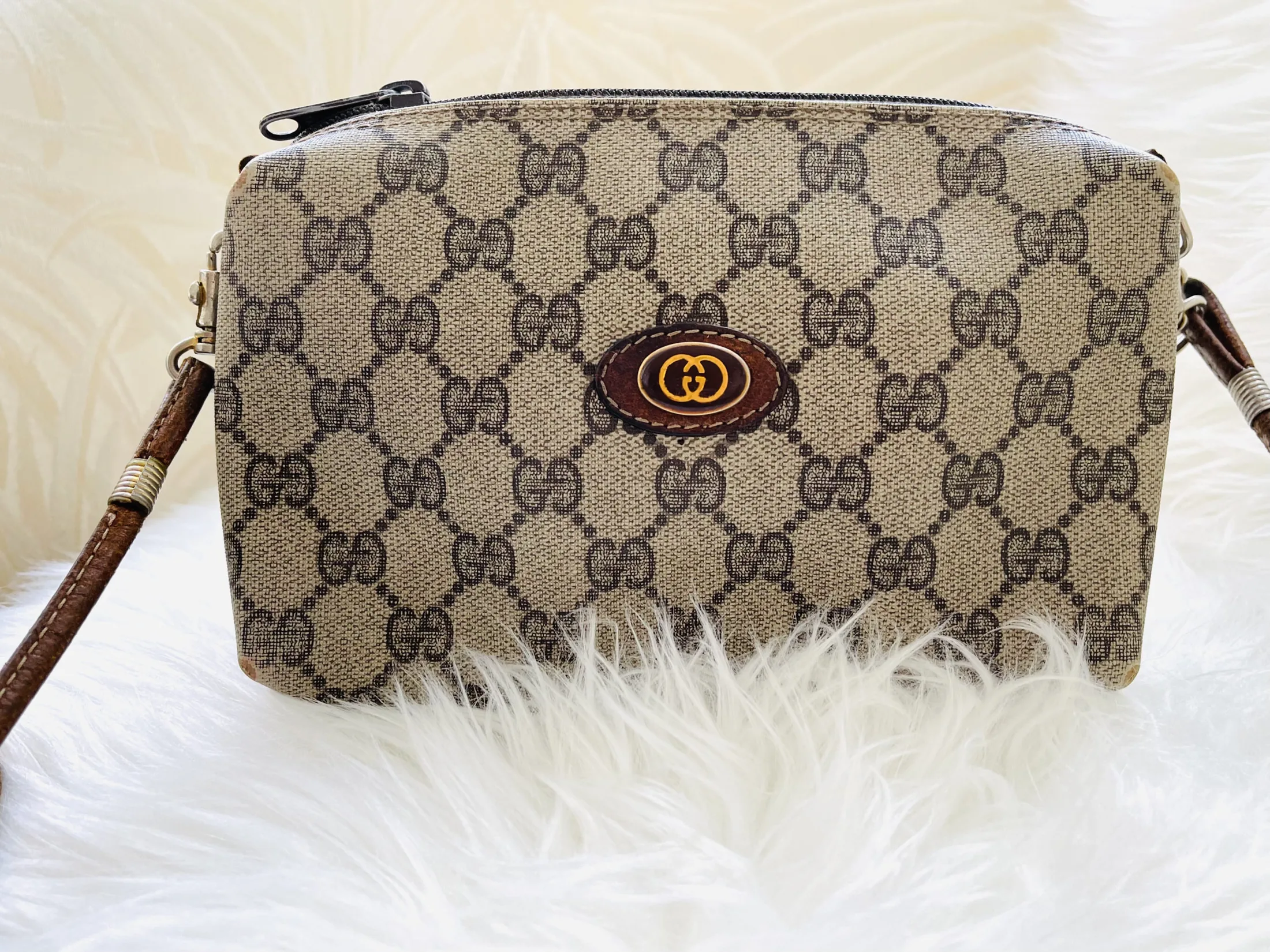Vintage Gucci GG Monogram Cross Body Small Bag — image 2
