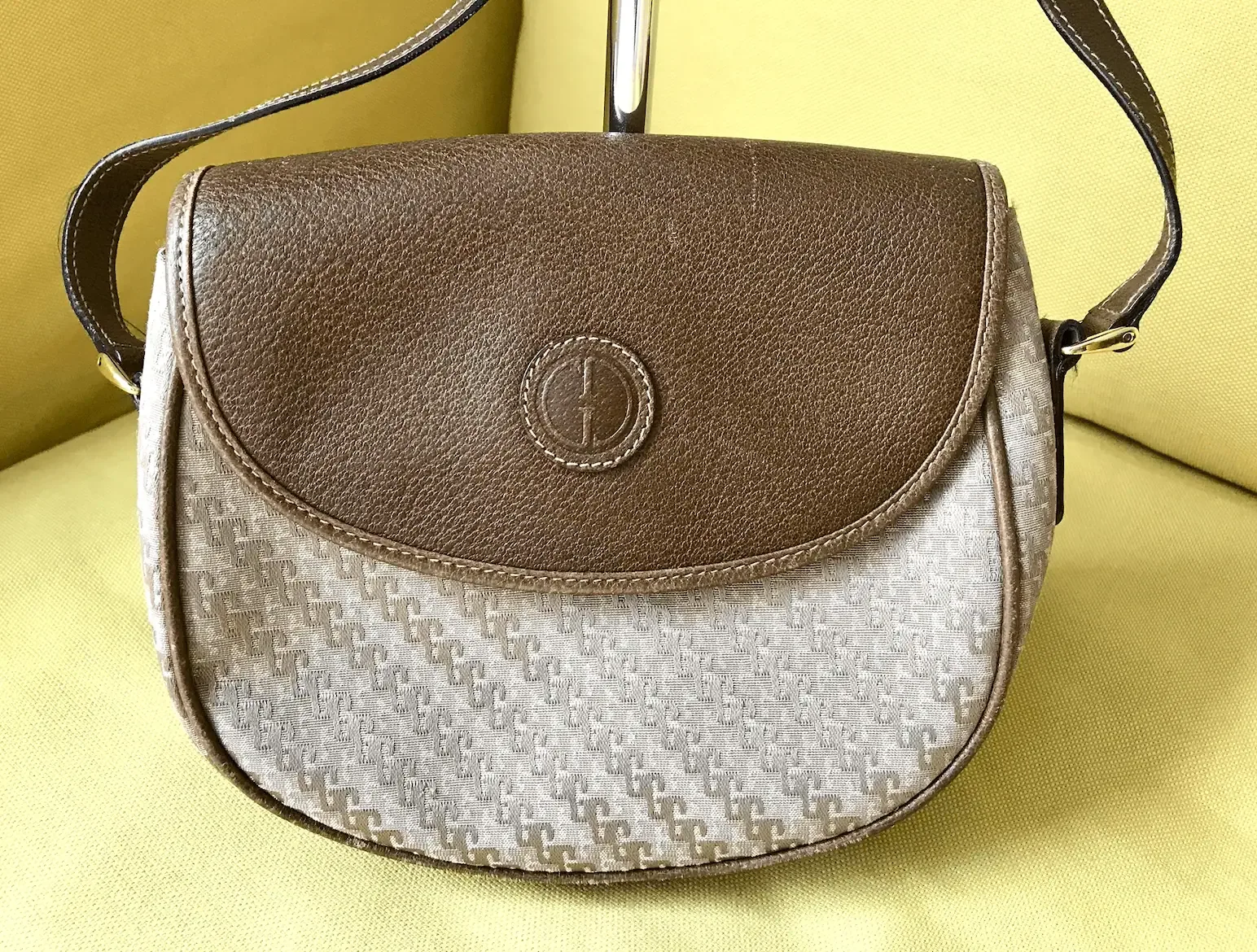 Vintage Gucci Micro GG PVC Leather Cross Body Monogram Bag — image 2