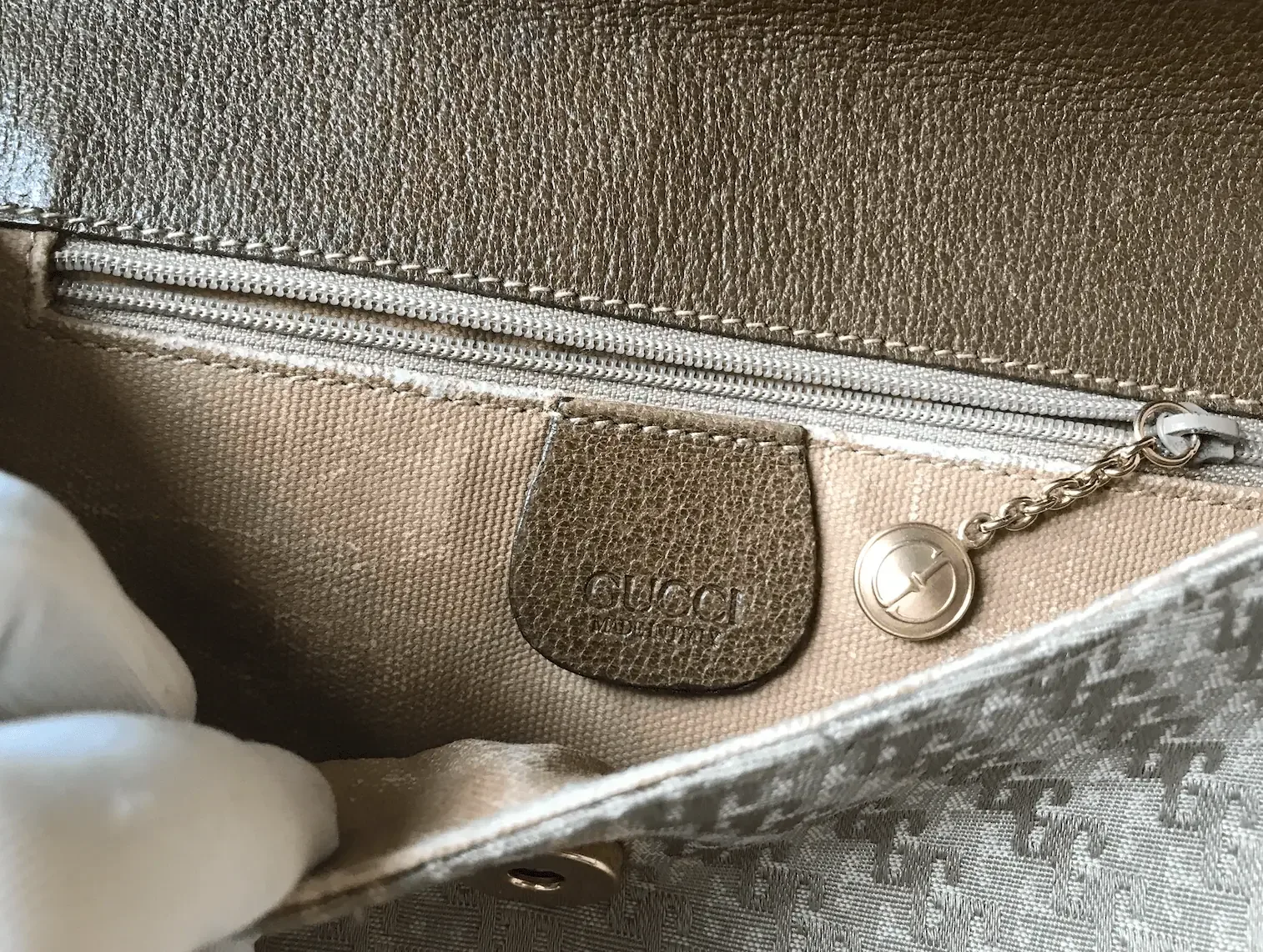 Vintage Gucci Micro GG PVC Leather Cross Body Monogram Bag — image 7