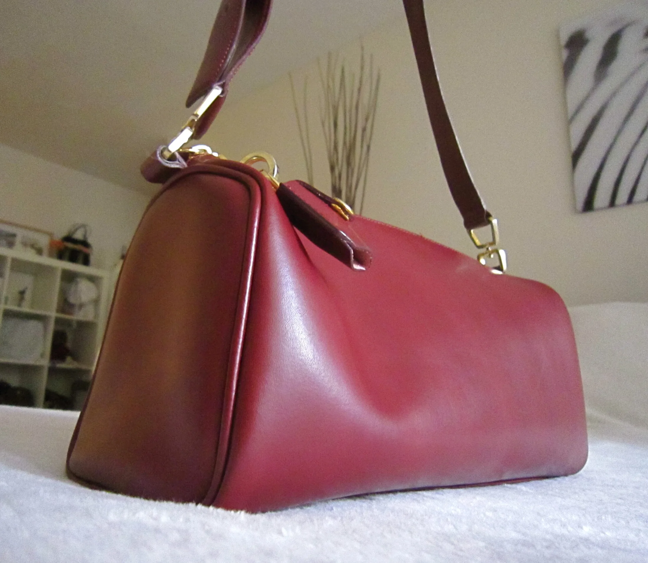 Holt Renfrew Burgundy Leather Shoulder Bag — image 3