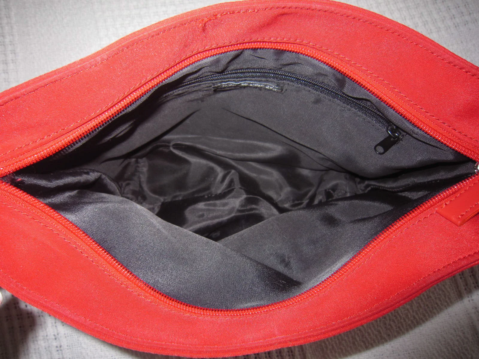 Holt Renfrew Red Cage Tote — image 6