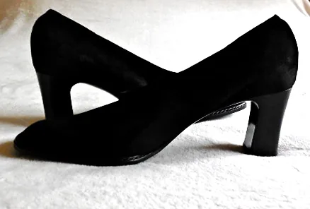 Jean Paul Barriol Black Suede Heels/Size 7.5 — image 2