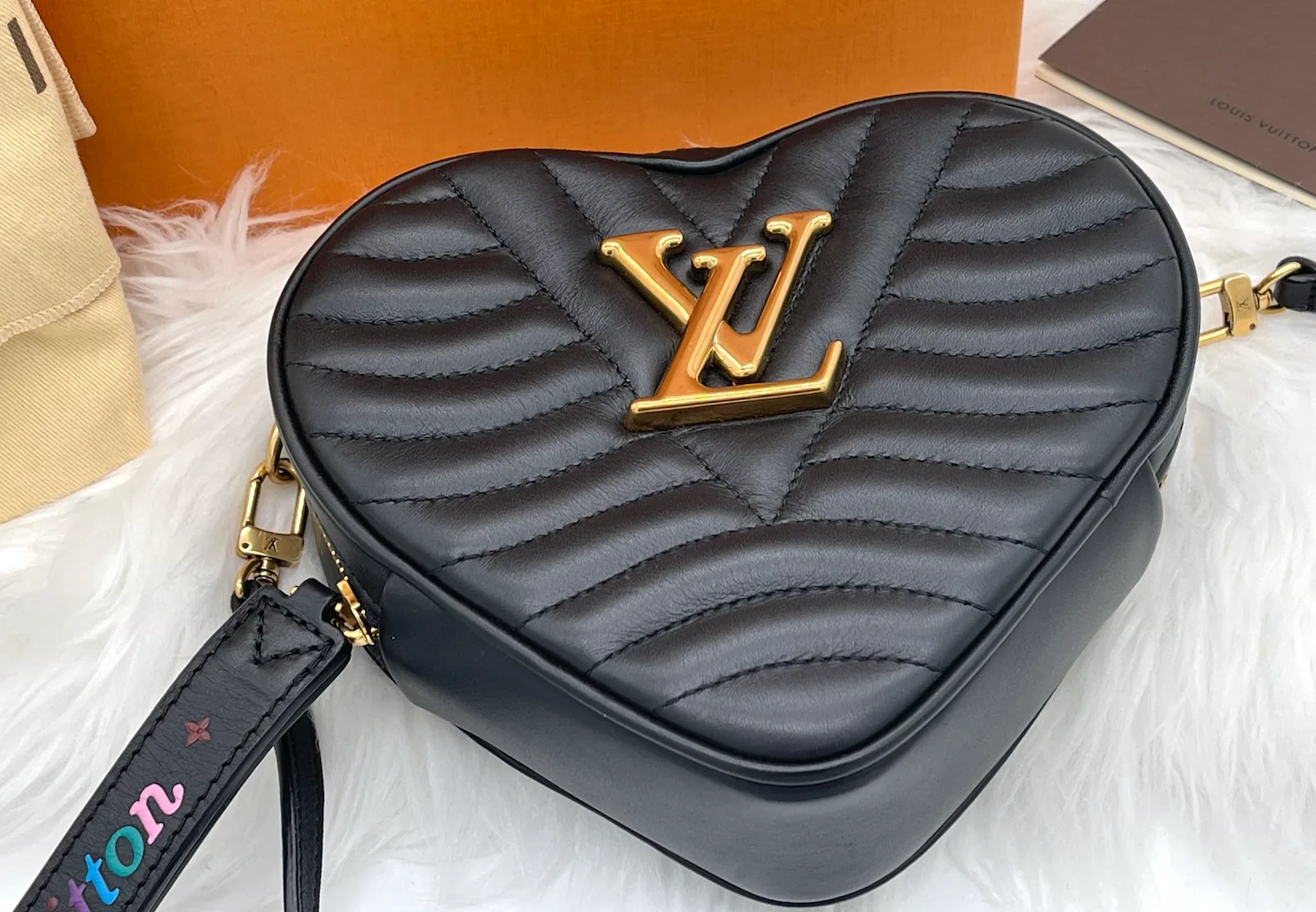 Louis Vuitton New Wave Black Calfskin Heart 3 IN 1 Pouch — image 7