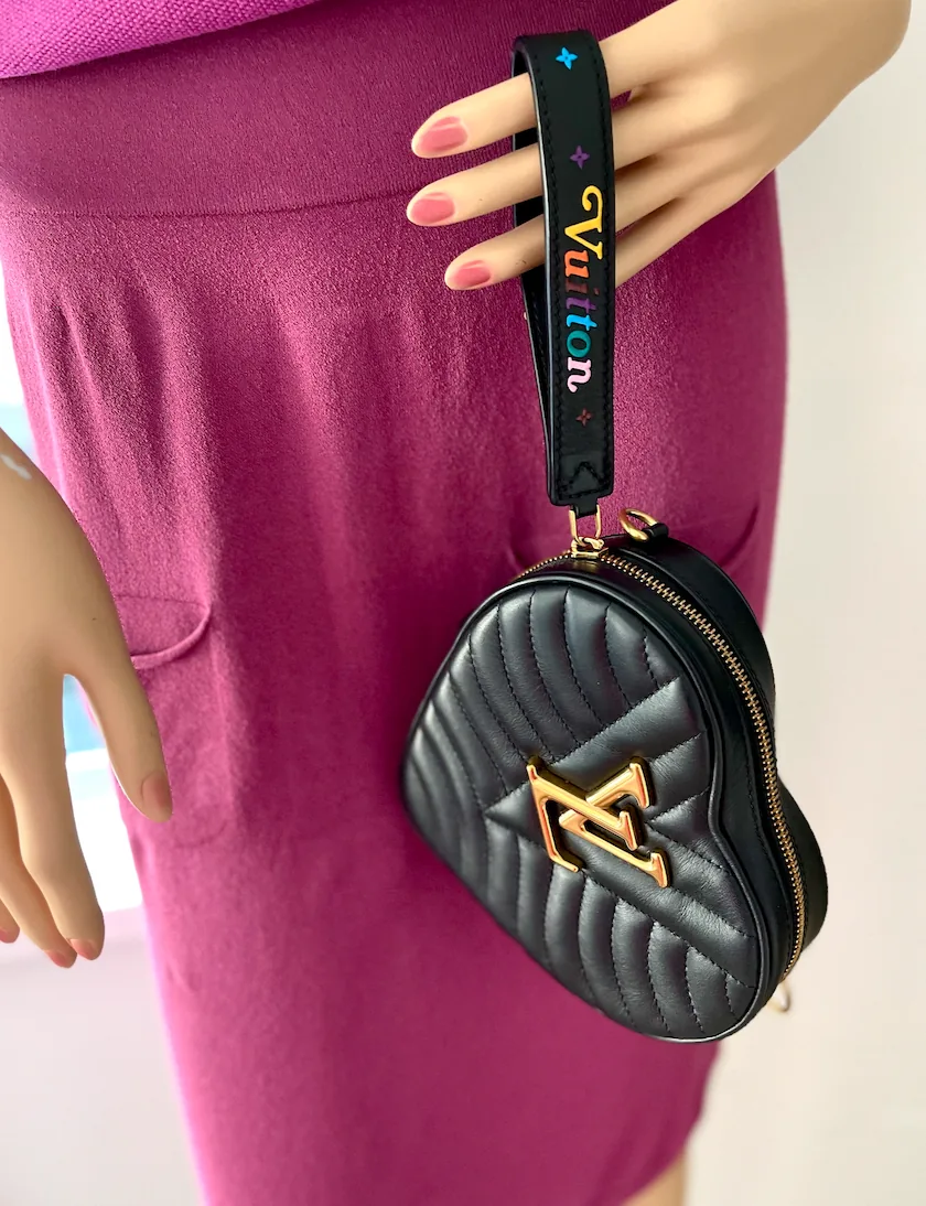 Louis Vuitton New Wave Black Calfskin Heart 3 IN 1 Pouch — image 12