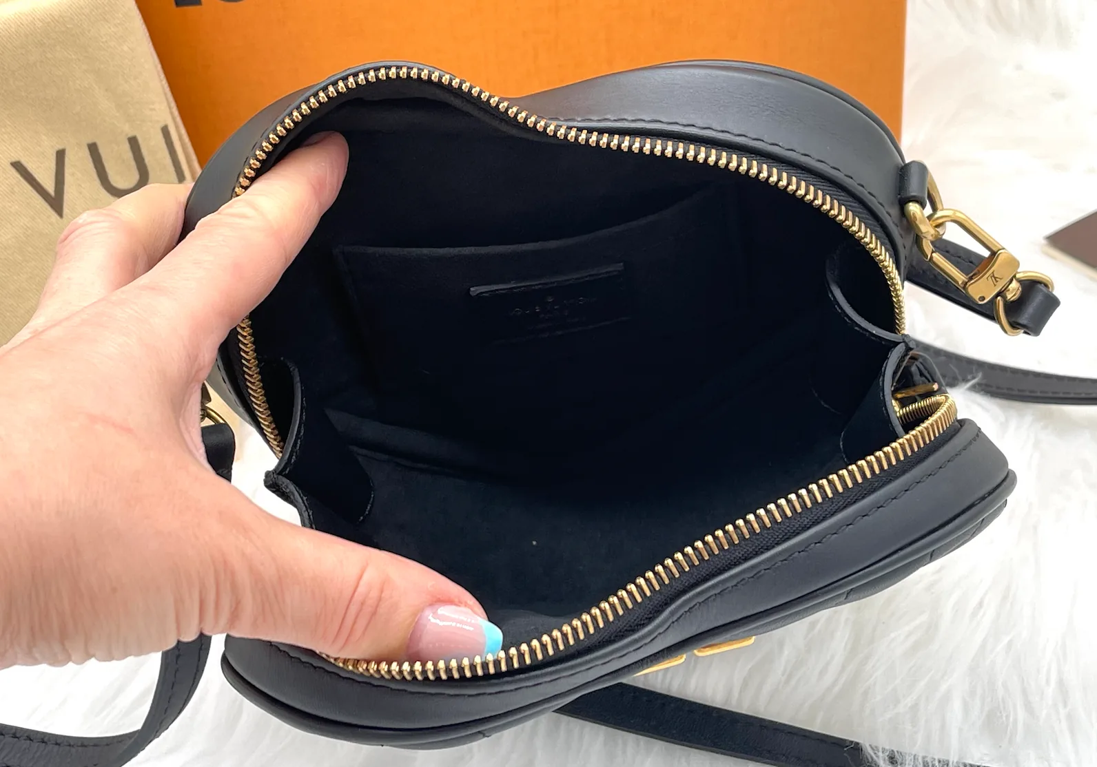 Louis Vuitton New Wave Black Calfskin Heart 3 IN 1 Pouch — image 16