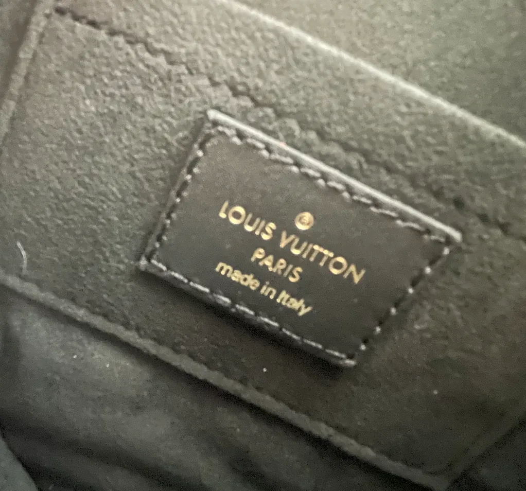 Louis Vuitton New Wave Black Calfskin Heart 3 IN 1 Pouch — image 17