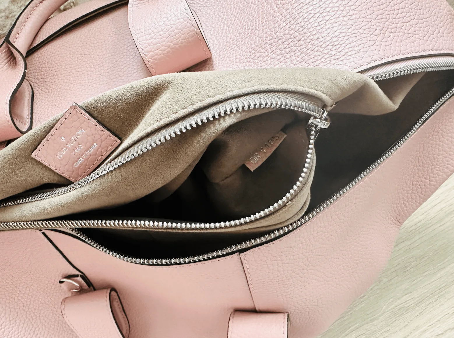 Astralis Magnolia Baby Pink Ballerine Taurillon Leather Boston Bandoliere Bag — image 12