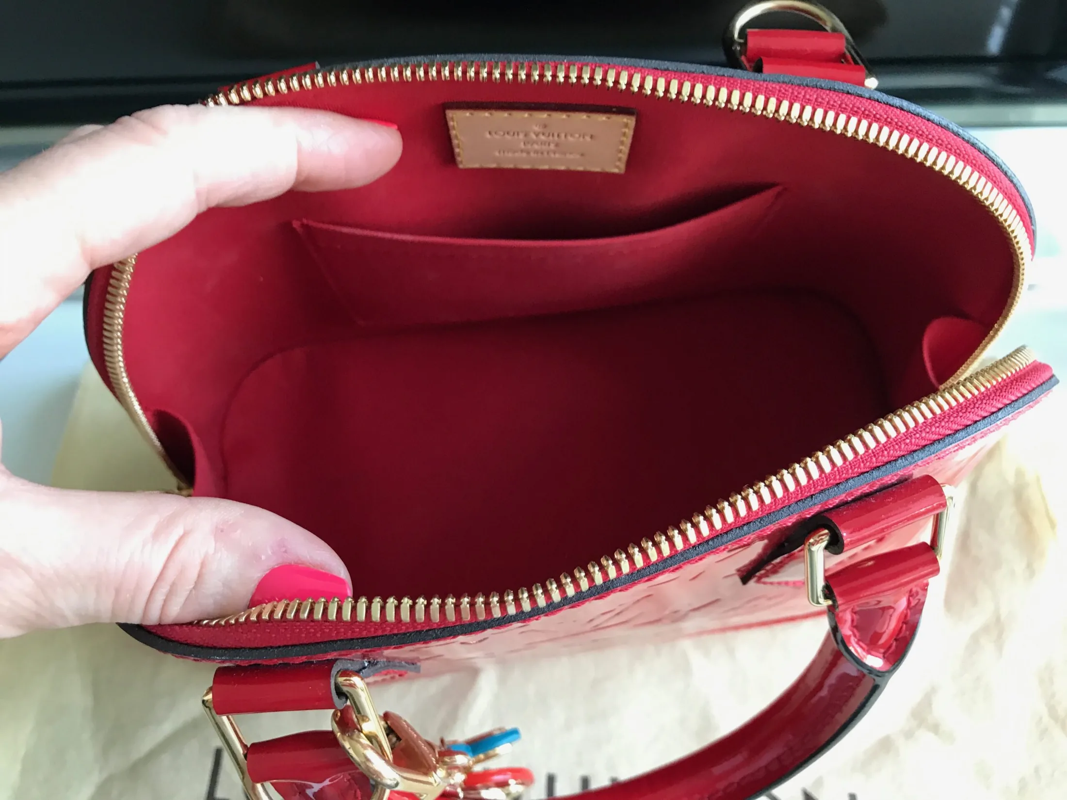 Louis Vuitton Alma BB Vernis Pomme D’Amour Cherry Handbag — image 11