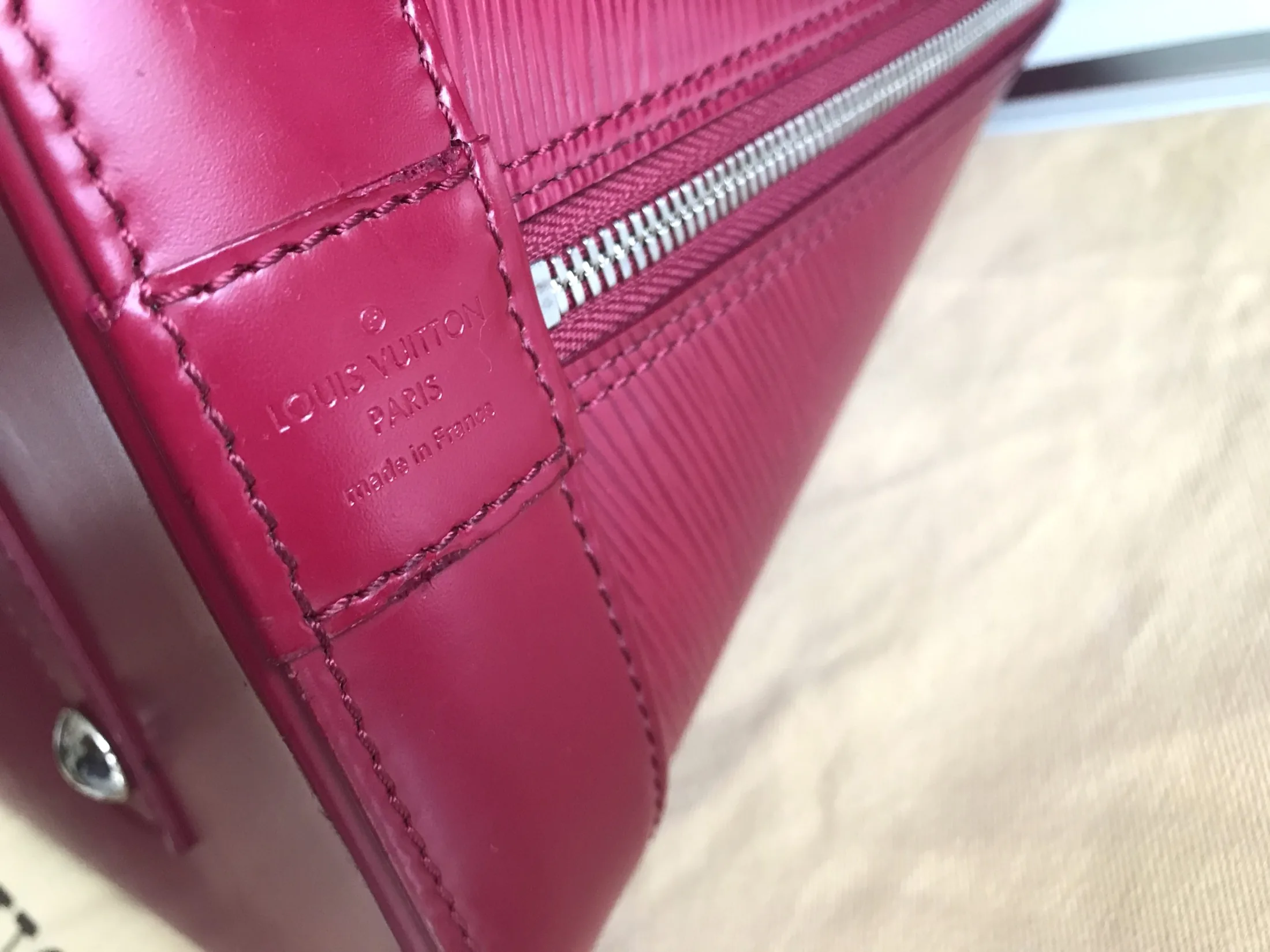 Alma GM Fuchsia Epi Leather Handbag — image 12