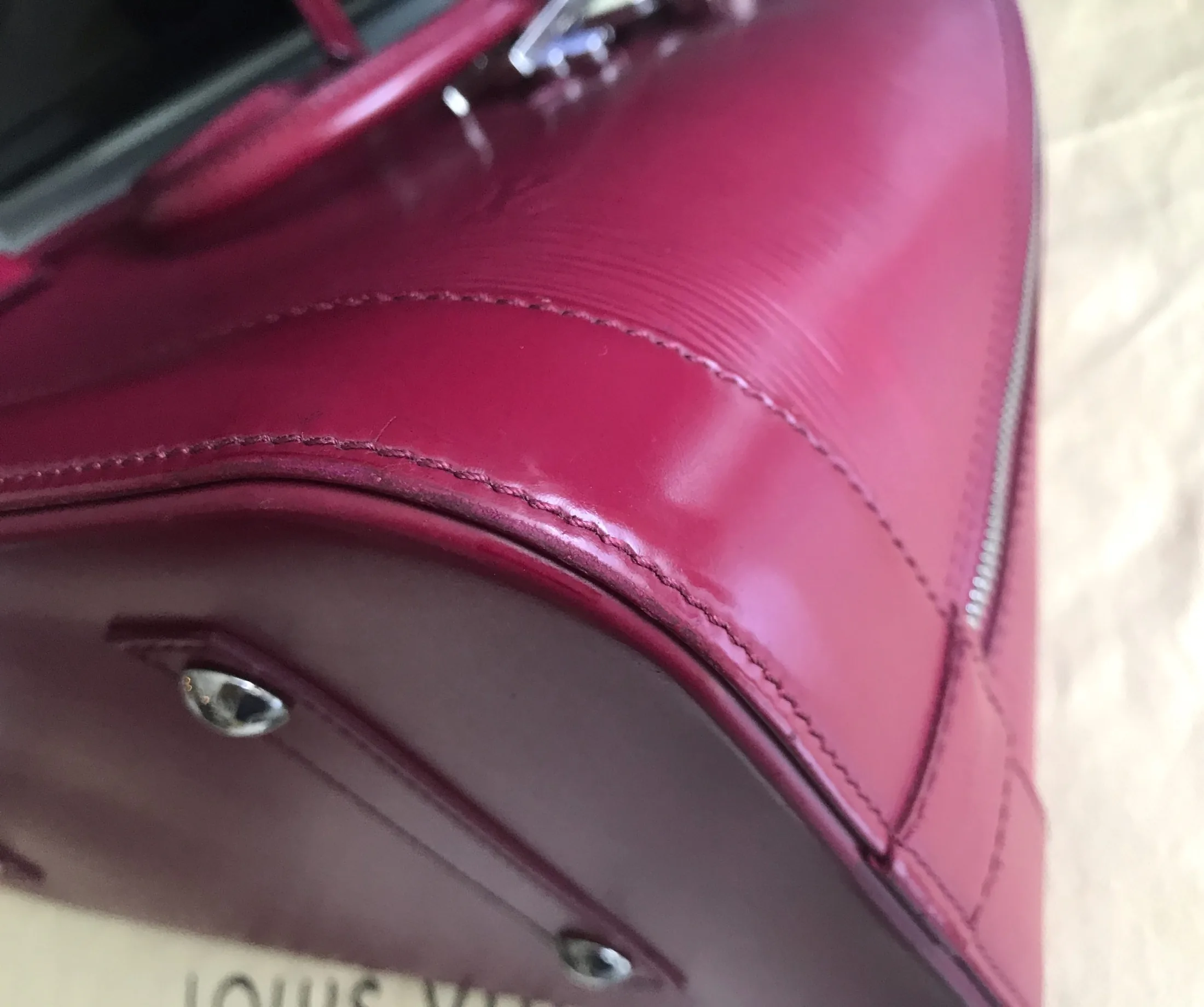 Alma GM Fuchsia Epi Leather Handbag — image 14