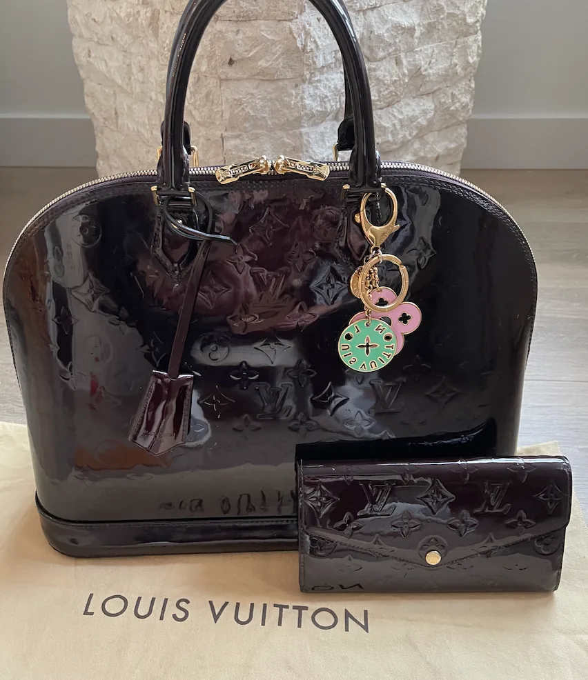 Alma GM Vernis Amarante Leather Handbag
