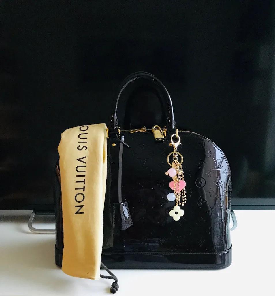 Alma GM Vernis Amarante Leather Handbag
