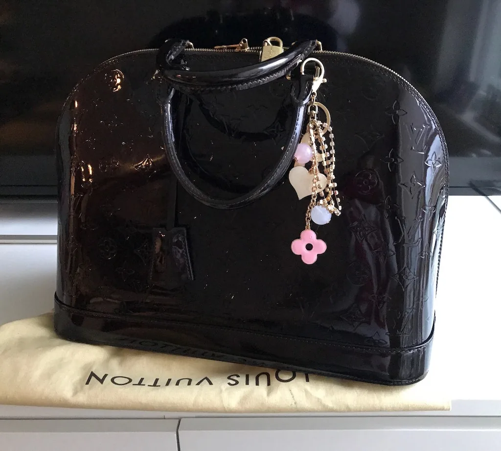 Alma GM Vernis Amarante Leather Handbag — image 4