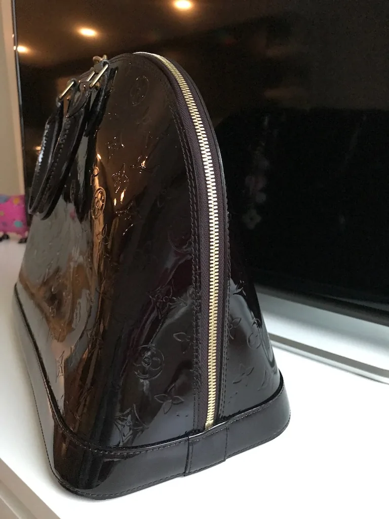 Alma GM Vernis Amarante Leather Handbag — image 5