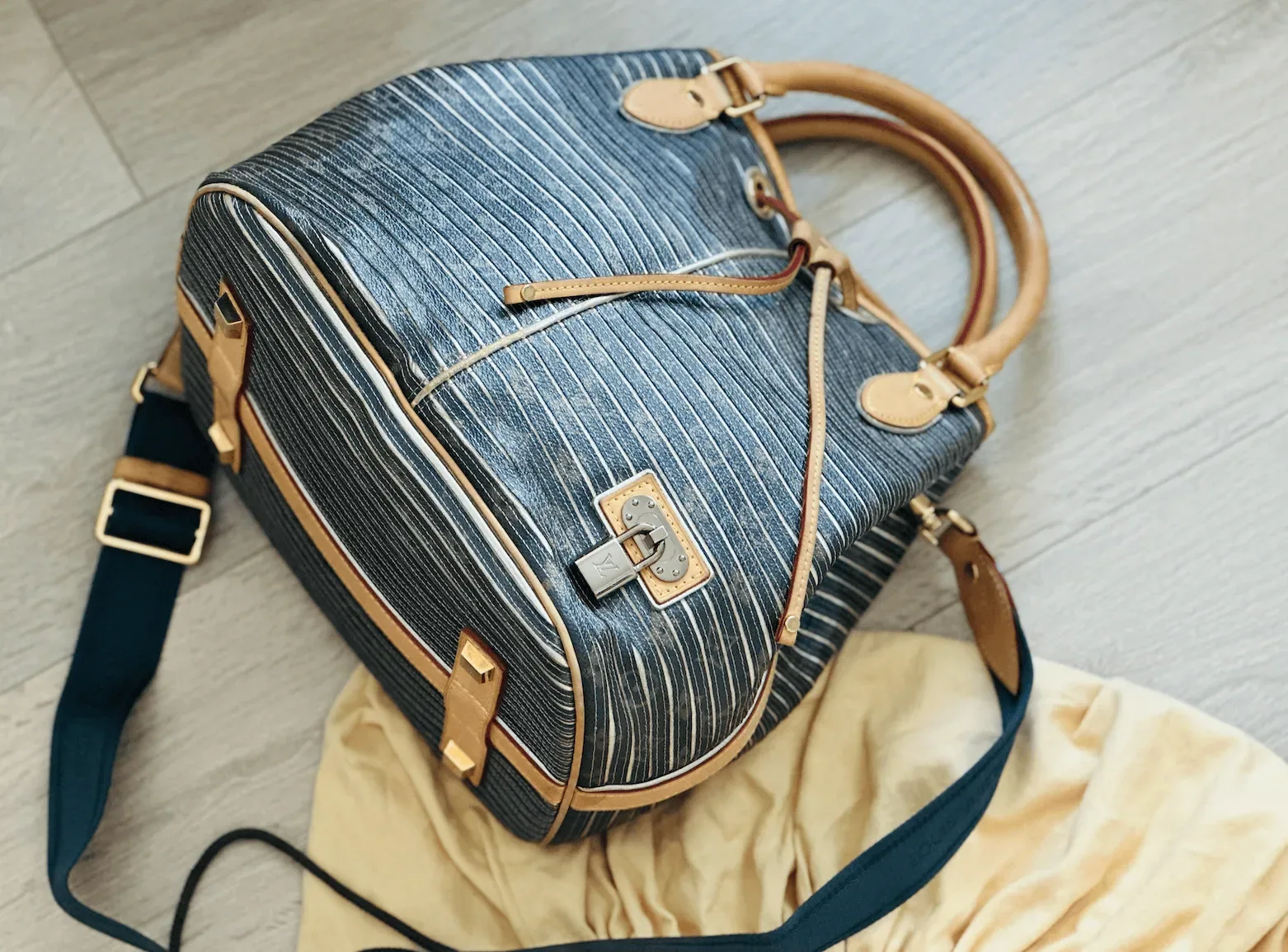 Argent Monogram Eden Neo Handbag — image 4