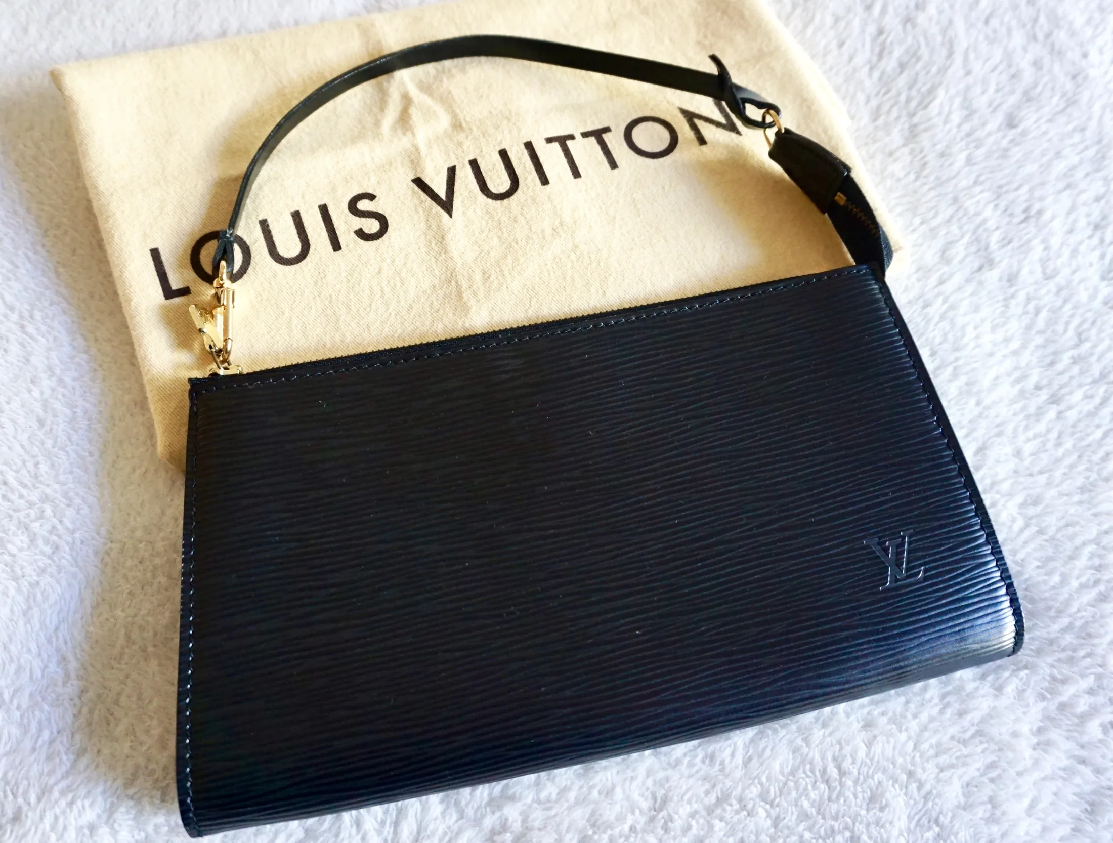 Black Epi Leather Pochette Handbag