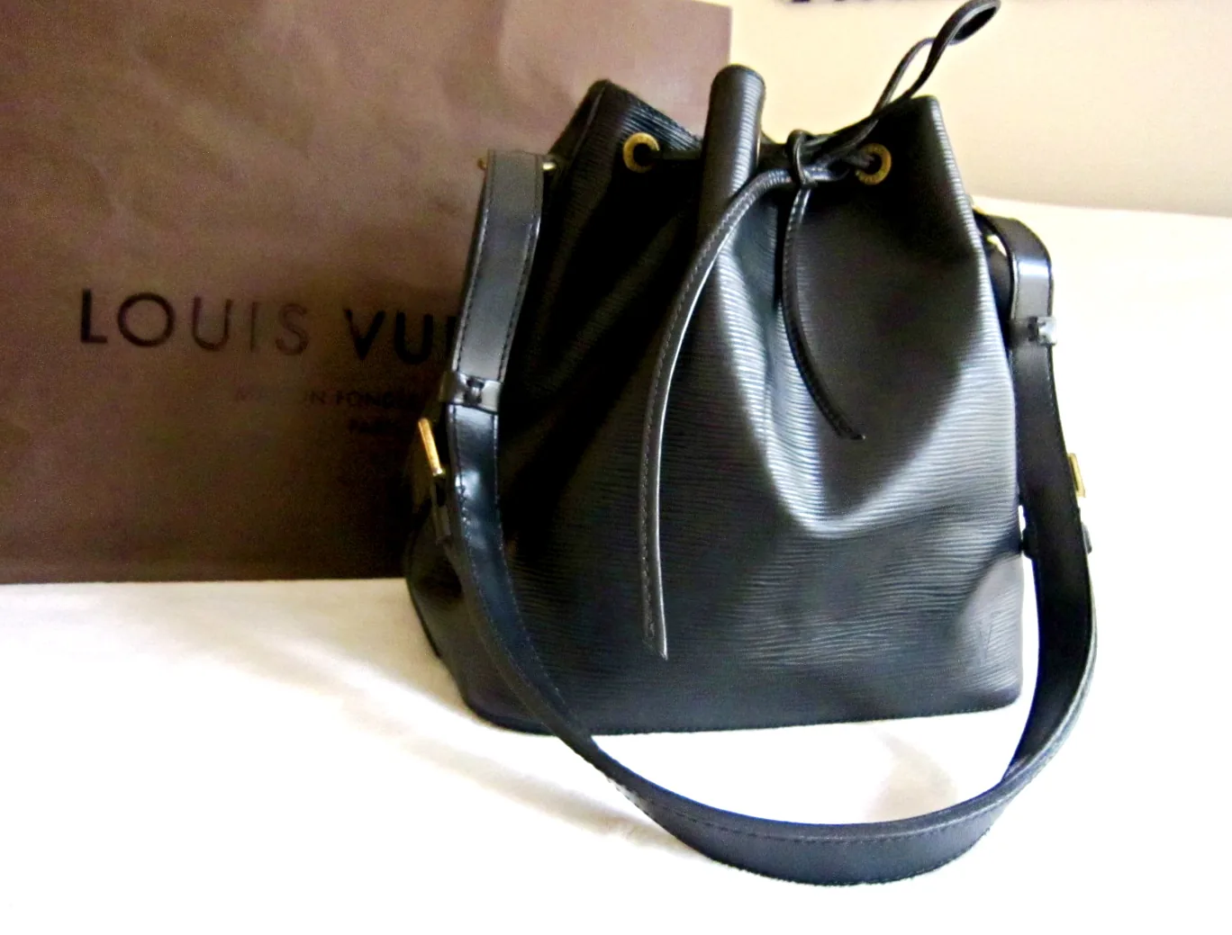 Black Epi Petit Noe Bucket Bag