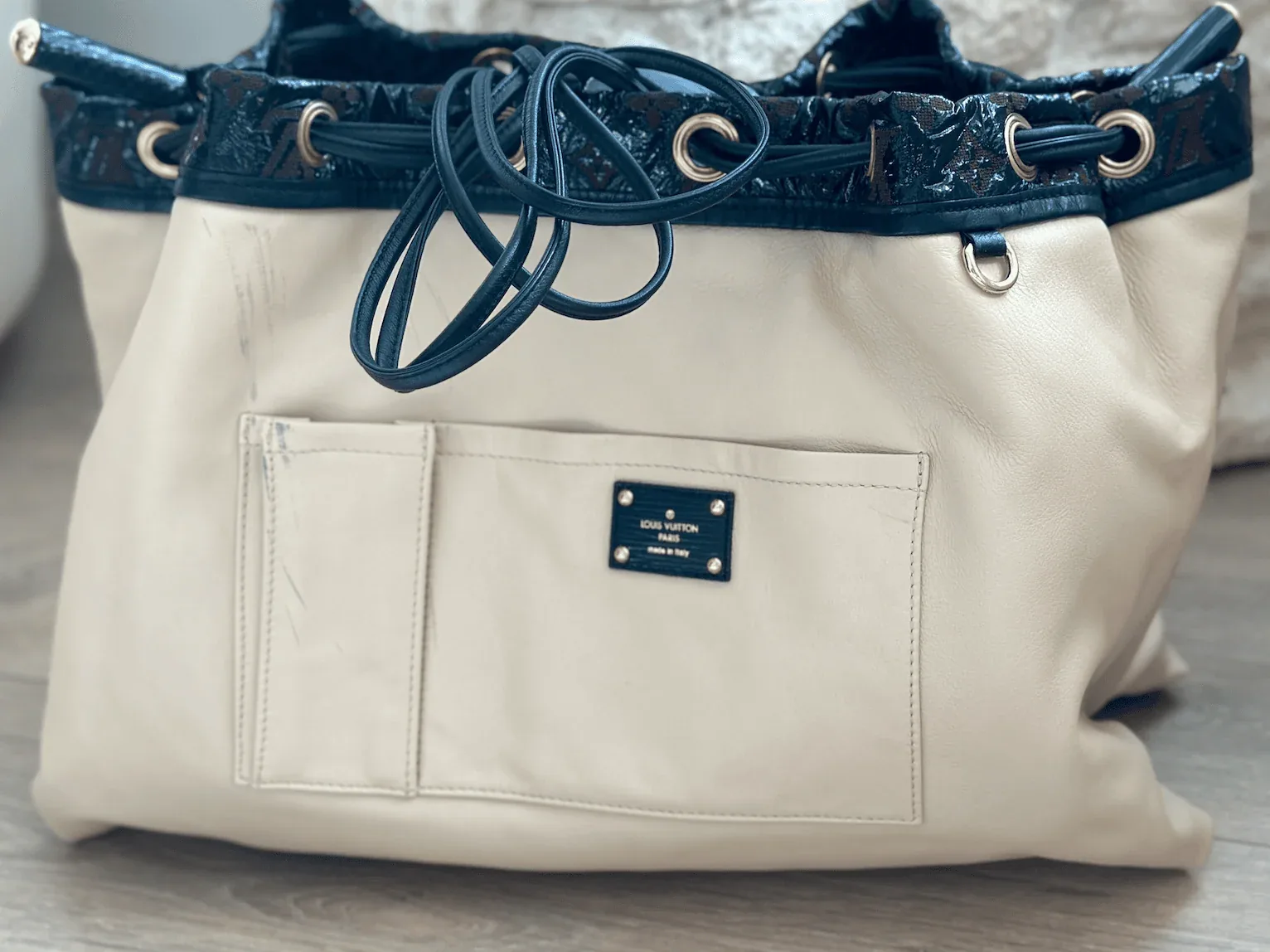 Black Monogram Cocoa Vinyl Patent Squishy Leather Bag — image 19