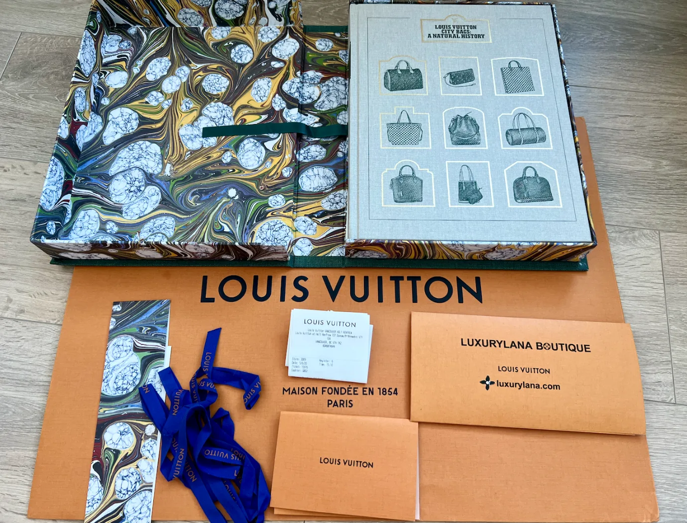 City Bags: A Natural History Book/New/Receipt — image 5
