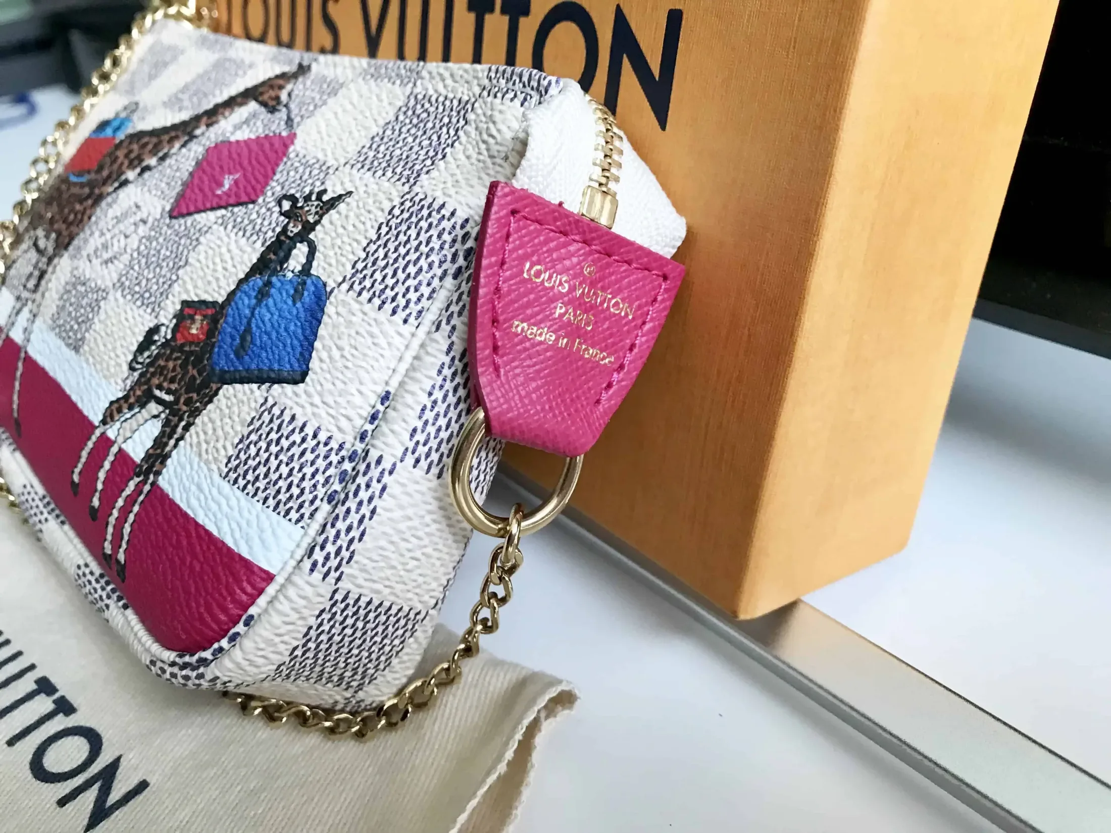 Louis Vuitton Damier Azur Giraffe Xmas Mini Accessories Pochette — image 3