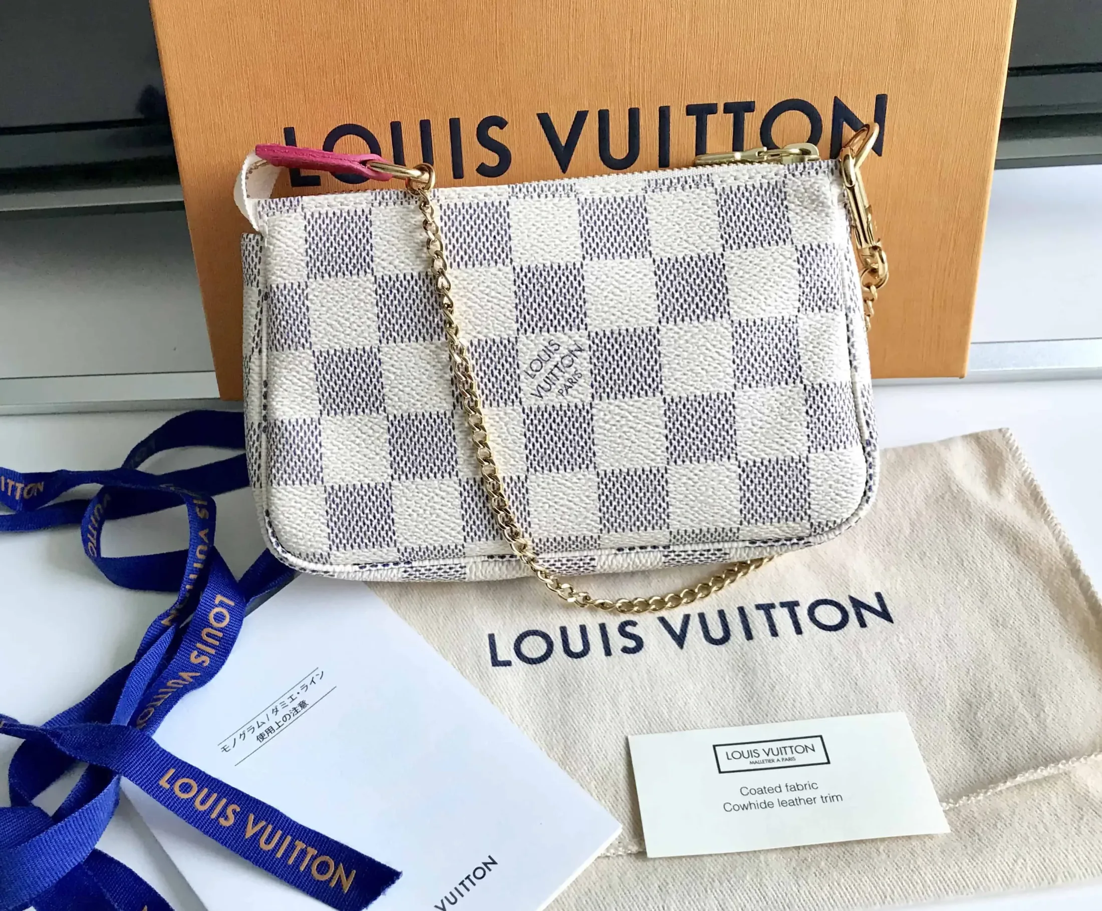 Louis Vuitton Damier Azur Giraffe Xmas Mini Accessories Pochette — image 6